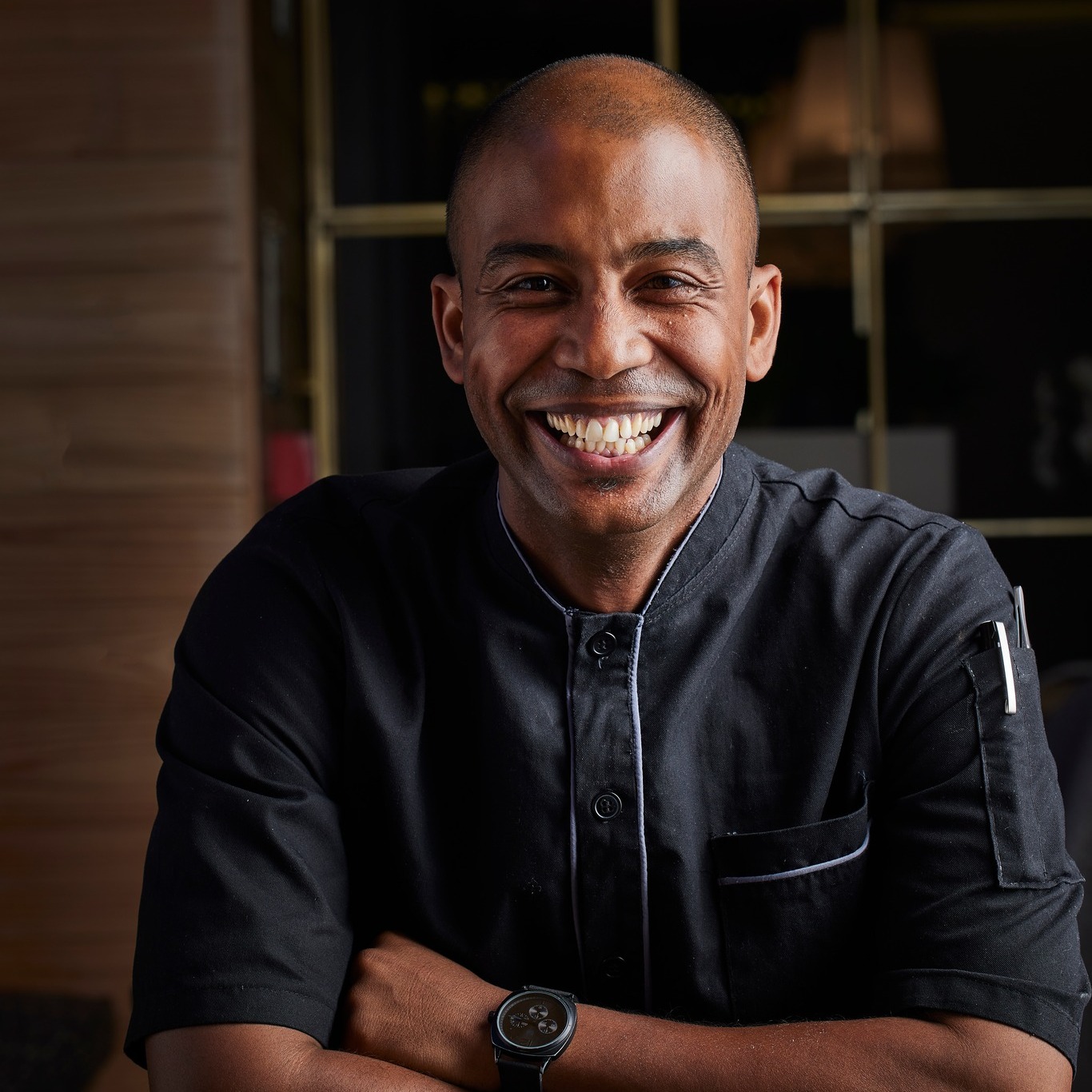 Behind every curted dish at Urban Umami is our Head Chef, Naseer Abdullah. Guided by a passion of balance. Chef Naseer brings the menu to life by pairing Asian-fusion concepts with a proud South African twist.
Pull up a chair and expereince his artistry firsthand.