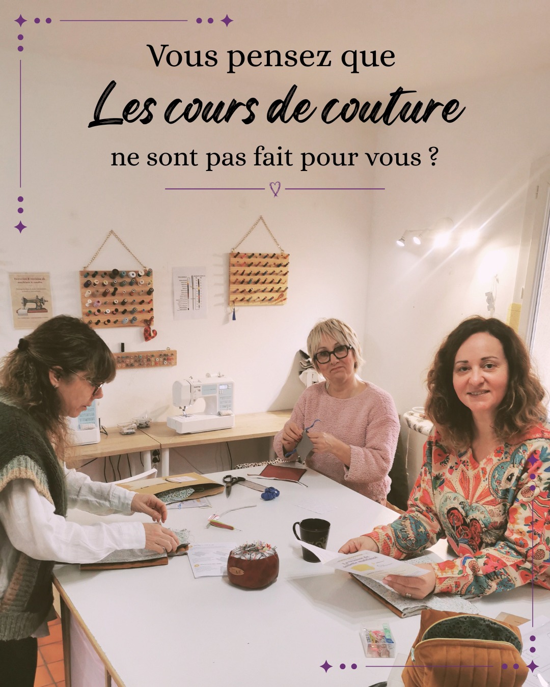 🧵 Il n'y a pas un profil de couturier…
À l'atelier, je rencontre des personnes très différentes.
Certaines n'ont jamais utilisé une machine à coudre.
D'autres rêvent de confectionner leurs vêtements.
Certaines viennent pour apprendre à faire des retouches, d'autres simplement pour s'offrir un moment de détente chaque semaine.
Et c'est justement ce que j'aime.
Chacun avance à son rythme, sur les projets qui lui tiennent à cœur, dans une ambiance conviviale où l'on apprend sans pression.
Que vous soyez totalement débutant ou que vous souhaitiez vous perfectionner, il y a une place pour vous.
💜 Les ateliers couture sont ouverts toute l'année, en petit groupe, pour un accompagnement personnalisé.
📍 New Victorian Couture – Six-Fours-les-Plages
💬 Dites-moi en commentaire : si vous commenciez la couture aujourd'hui, quel serait votre tout premier projet ? ✂️