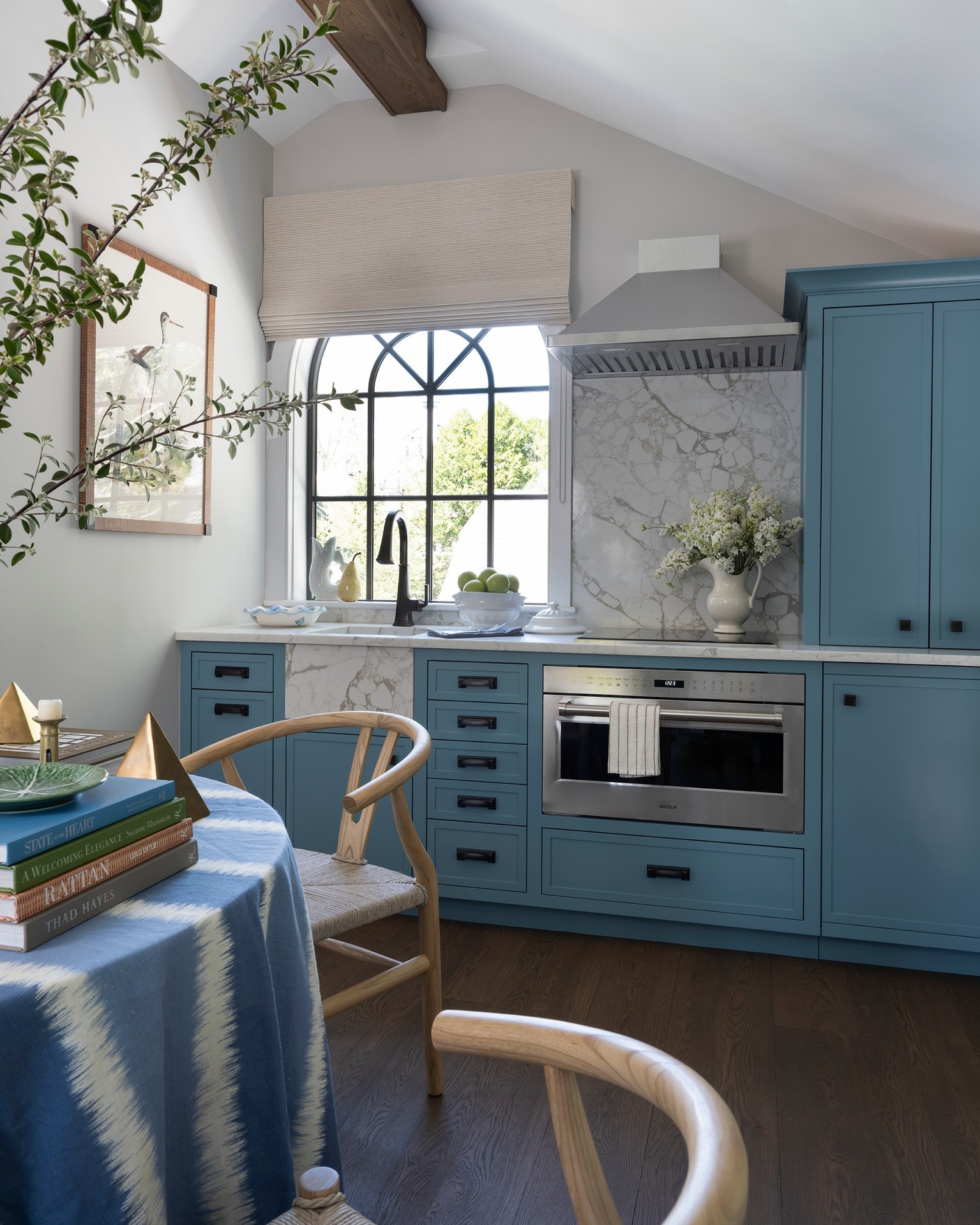 Thoughtful design is found in the details. From the custom cabinetry to the natural stone and warm wood accents, every element works together beautifully.
Architect: @duckham_arch
Interior Designer: @geraldpomeroyinteriors
Photography: @sarahwinchesterstudios
#LuxuryHomes #CustomHome #LuxuryLiving #DreamHome #HomeInspiration #InteriorDesign #Architecture #HomeDesign #CustomBuilder #ResidentialDesign #LuxuryInteriors #ModernLuxury #TimelessDesign #Craftsmanship #BeautifulHomes #LuxuryLifestyle #NewConstruction #HomeGoals #MassachusettsHomes #FallonCustomHomes #KitchenDesign #CustomCabinetry #KitchenInspo #DreamKitchen #KitchenGoals