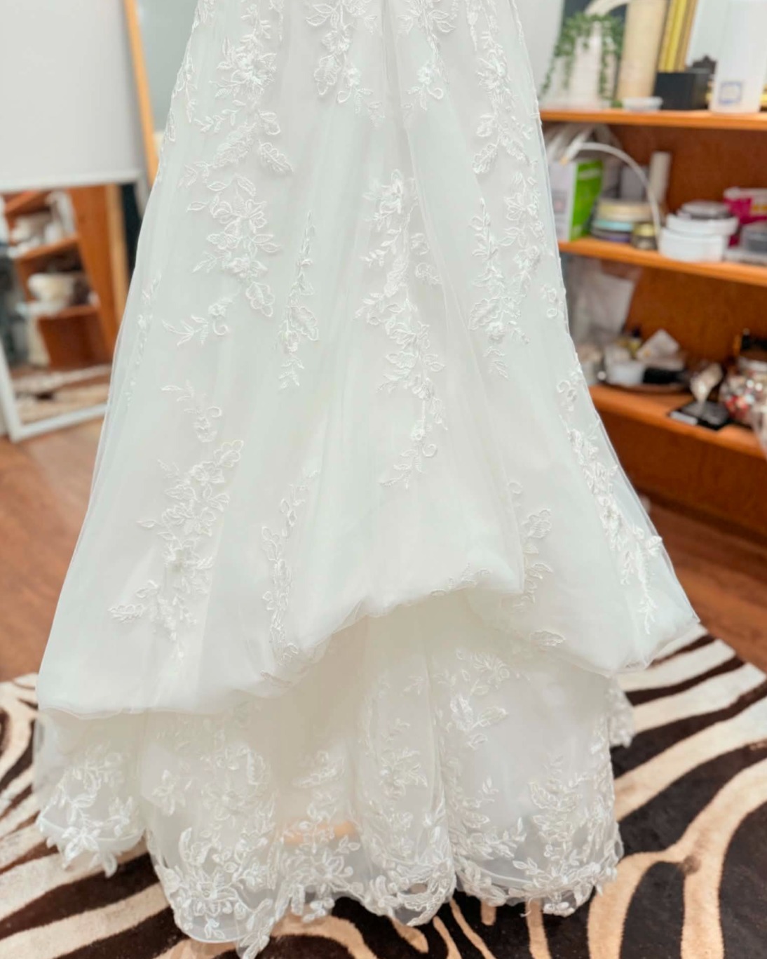 ✨ Behind the Seams ✨
.
Every bustle is different 🤍
.
The length of the train, fullness of the skirt, lace detail, and fabric all determine what type of bustle a gown needs.
.
Some dresses need one pickup point. Others need nine or more.
.
The goal is always the same: creating a beautiful look that allows the bride to comfortably celebrate, dance, and enjoy her wedding day without worrying about stepping on her gown.
.
#BehindTheSeams #BridalAlterations #WeddingDressAlterations #HandcraftedFCD