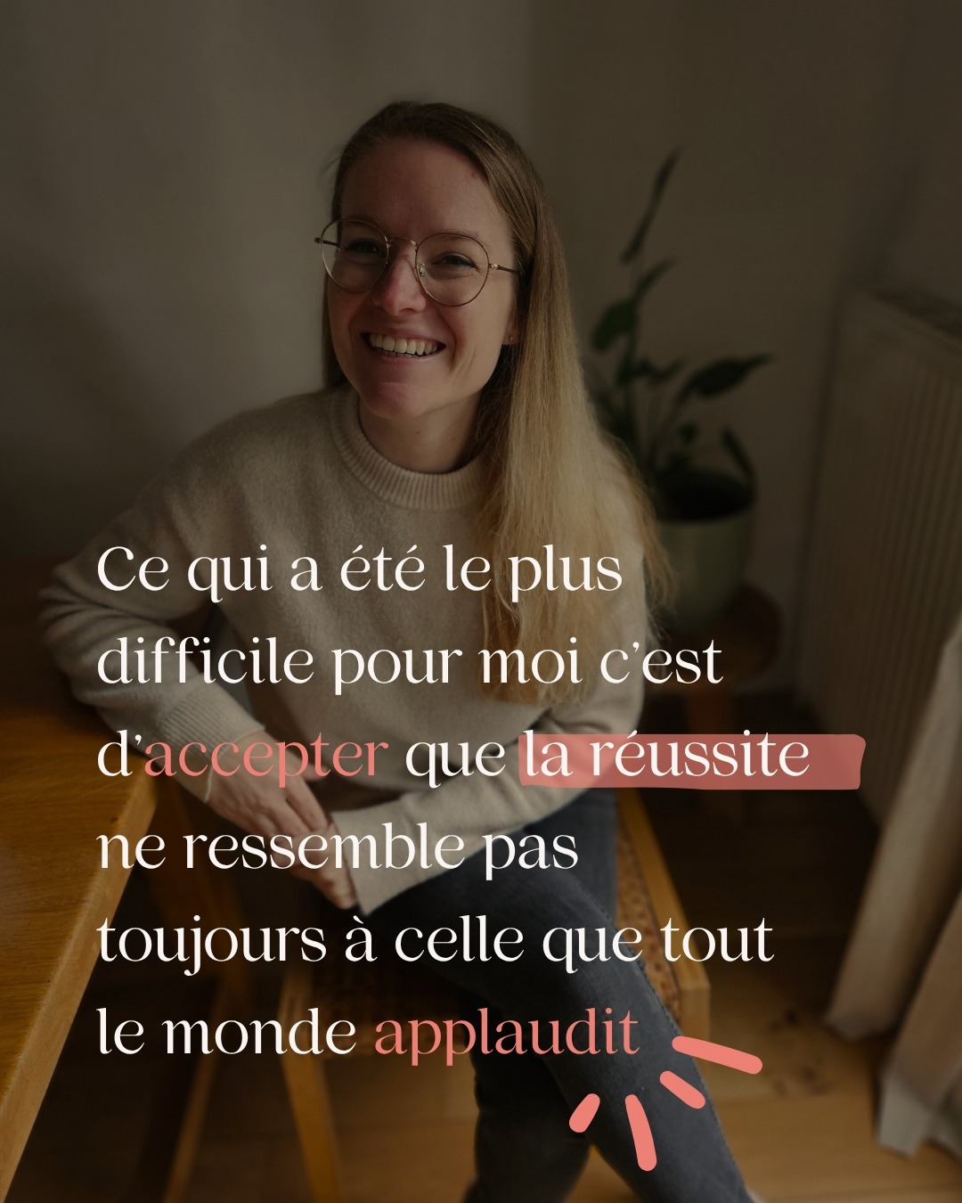 Tout le monde pense que le luxe c’est d’avoir un “super salaire” fixe, tous les mois… mais c’est faux.
Pour moi, clairement, ce sont tous ces petits choix du quotidien qui ont complètement changé ma qualité de vie 🌿
Je ne parle pas de chiffre d'affaires.
Je ne parle pas du nombre d'heures travaillées.
Je ne parle même pas de revenus.
Parce qu'au fond, ce n'est pas ce qui me donne l'impression d'avoir "réussi".
Ce ne sont “que” des chiffres.
Aujourd'hui, mon luxe, c'est de pouvoir construire mon travail autour de ma vie… et non l'inverse.
Et surtout en tant que jeune maman, la flexibilité vaut bien plus que n'importe quel indicateur de performance...
Et toi, c'est quoi/ça serait quoi ton vrai luxe ? 🧡
