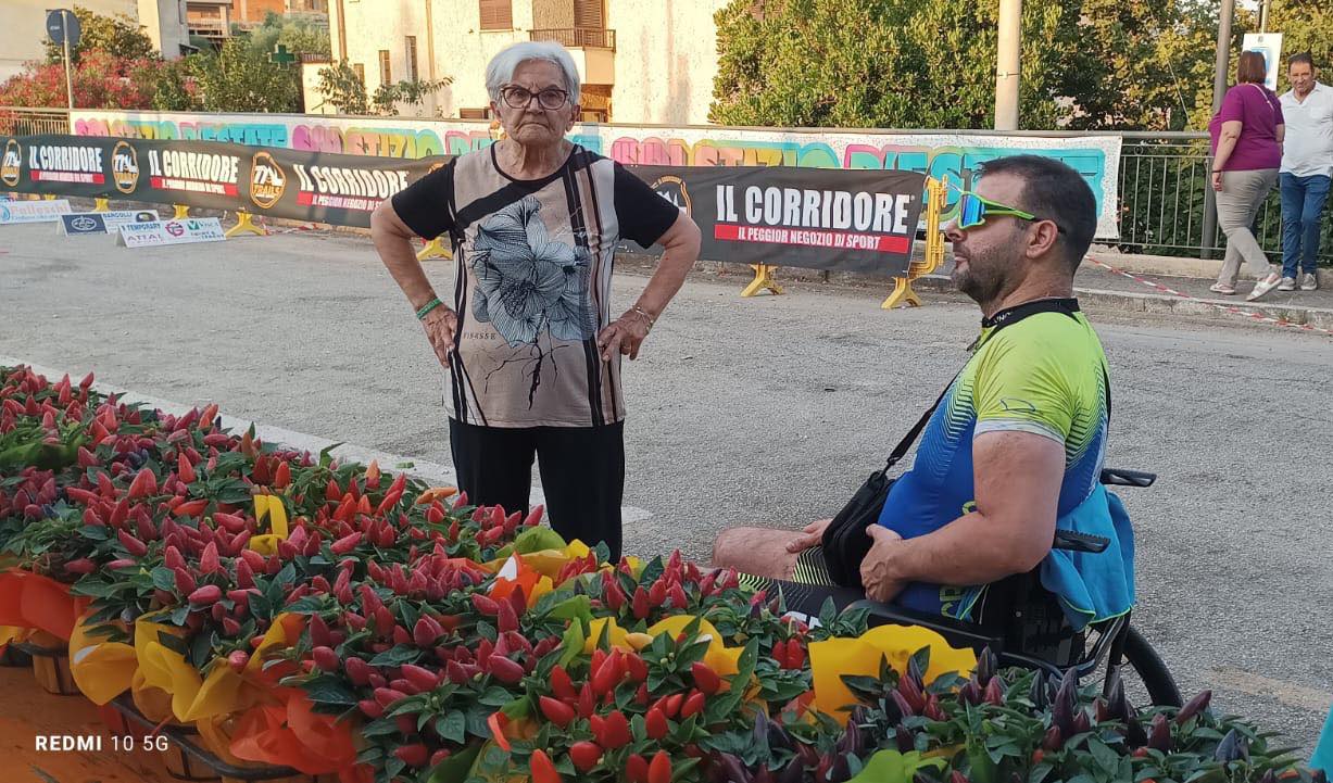 Non sei una semplice Mamma.. tu mi hai insegnato a camminare e ora mi stai insegnando a come si reagisce a non camminare più e soprattutto lo stai facendo spingendomi sempre a sorridere e a non perdere mai la voglia di vivere ♥️ so quanto sia dura ma insieme non abbiamo paura di nulla ♥️
Buon compleanno Mamma ♥️