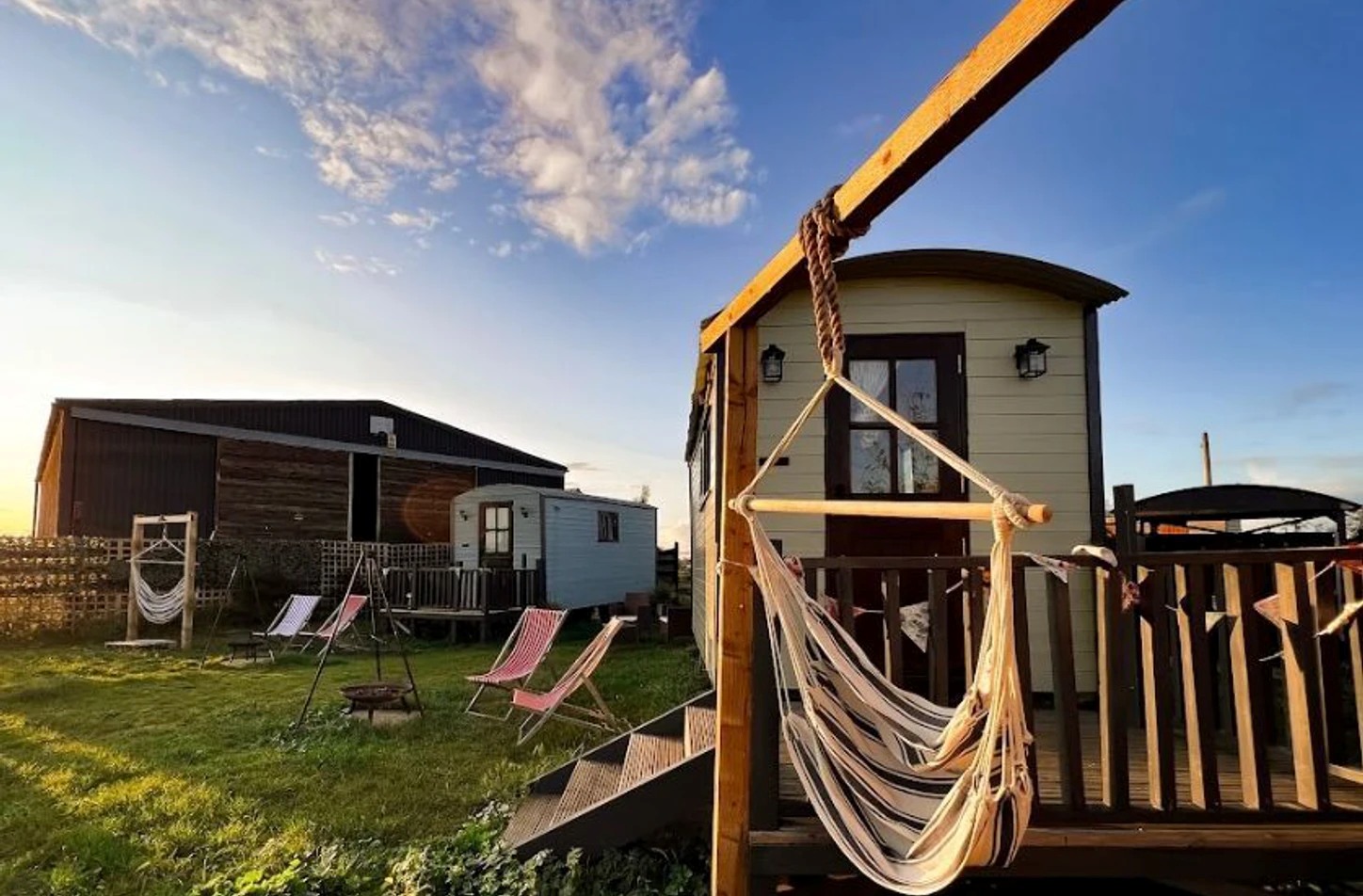 Just a 2-minute stroll to Heacham South Beach!🐾
Hunstanton Camping & Glamping with @myminibreaknorfolkcoast offers the ultimate coastal escape. Enjoy rare west-facing sea sunsets, stargazing by the campfire, and truly dog-friendly beaches with big Norfolk skies. 🌅
Choose back-to-basics camping pitches or cosy up in a furnished Bell Tent or Shepherds Hut. 🏕️
Tap the link for details and booking.
https://visitnorfolk.co.uk/businesses/hunstanton-camping-glamping-with-myminibreak
#VisitNorfolk #NorfolkCoast #GlampingUK #UKCamping #DogFriendlyUK #Sunset