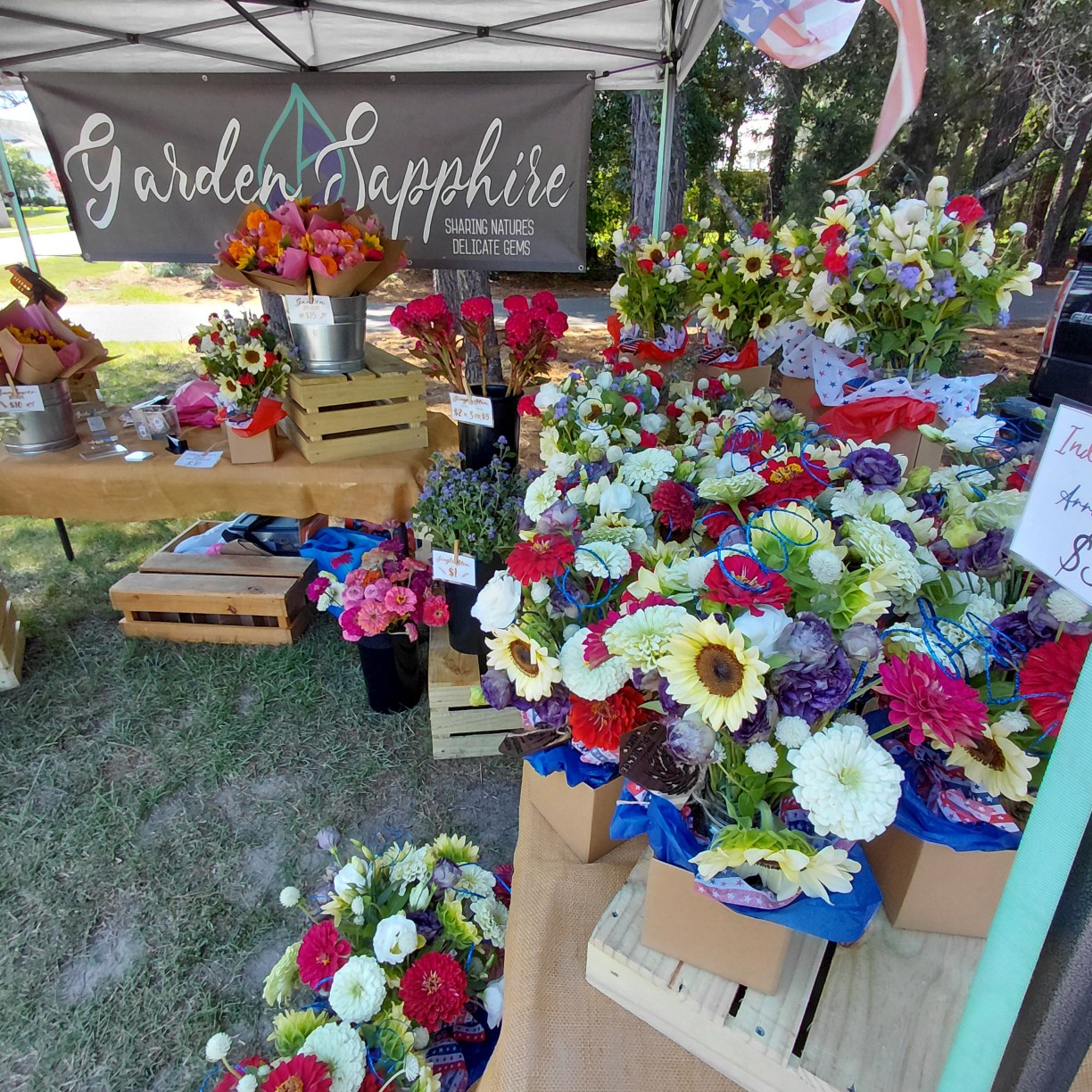 We are at our Friday Flower Stand Spot outside the Second Entrance to Sanctuary Cove at Copper Lane!
We have our Special Holiday Edition Arrangements ready for your 4th of July gatherings.
We are looking forward to seeing you!!
If you miss us tonight, we will be at the Cane Bay Farmer's Market tomorrow morning from 10-2pm.
@followers