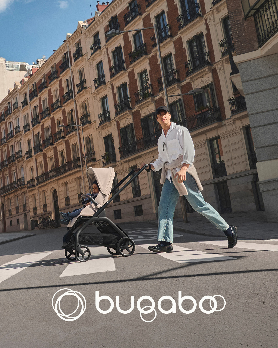 מדריד, בדרך שלך.
הכירו את @nachoyanes, שמגלה את מדריד עם לורנצו המתוקון ובוגבו דרגונפליי+ החדשה.
עם גלגלים אורבניים מותאמים לעיר, הנסיעה חלקה ברחובות ספרד התוססים, וללורנצו נשאר רק ליהנות בשיא הנוחות+.🌟 מתקפלת ביד 1, בשנייה 1, עם העריסה
🌟 חדש! סטייל משודרג ונקי: רצועות בצבע תואם עגלה, גימורים שחורים
🌟 חדש! בד מושב ארוך, עוטף את מנח הרגליים המתכוונן
🌟 חדש! כיס גב אחורי לשליפה מהירה בדרך
🌟 חדש! מערכת ייחודית לנעילת גלגלים מסתובבים
*עם 4 שנות אחריות ברישום באתר בוגבו