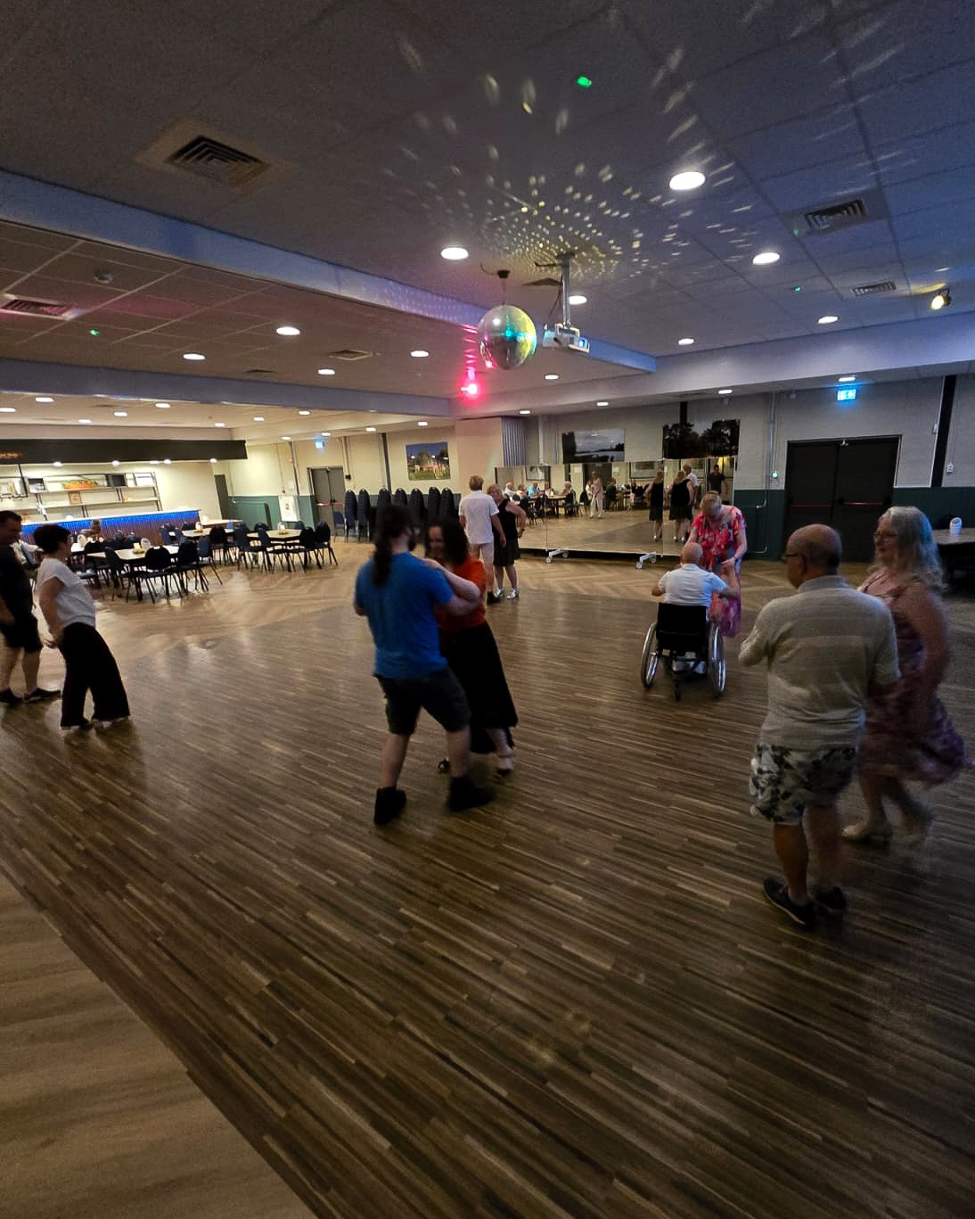 Van Salsa tot Bachata: bij ons op de dansvloer is elke dansstijl welkom! Ook volgend seizoen kun je kiezen uit een breed aanbod aan dansvormen en verschillende niveaus. Weet jij al welke dansstijl je het aankomende seizoen wilt oppakken? 💃🕺
#dansstudiorolo #dansstudiobrabant #herpen #dansen #dansstudio