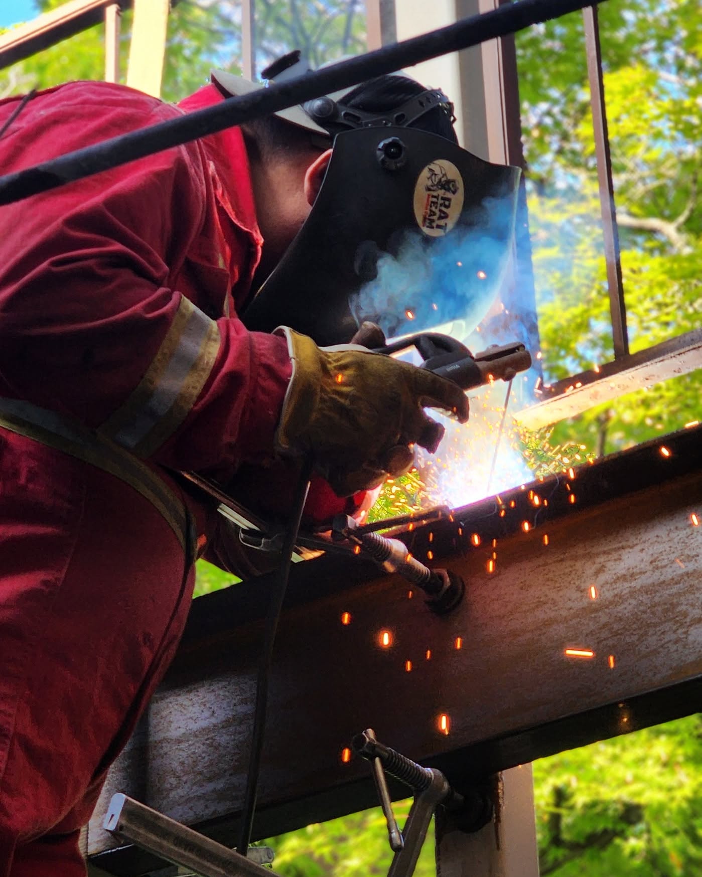 The finished project is only part of the story. Behind every railing, gate, and custom piece is a team putting in the work every step of the way. We’re proud of the people who make it happen.
#Welding #Fabrication #railing #fencing #stairs #Americaneaglewelding