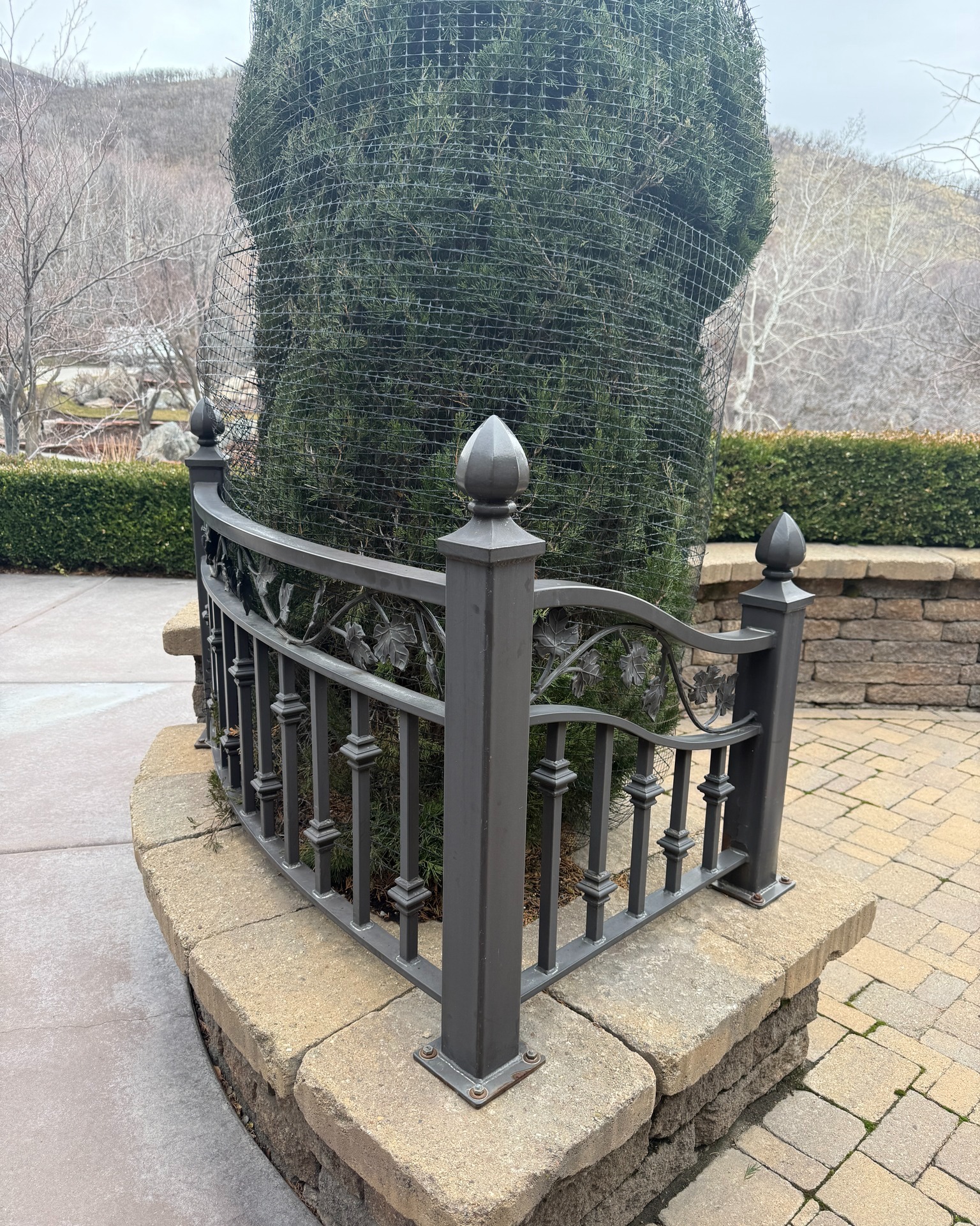 Steel and stone have a way of creating a timeless look. This custom railing added the perfect balance of strength and style while complementing the natural character of the home.
#railing #handrail #metaldesign #fabrication #architecture #utahdesigner #utahhomes #utahcustomhomes #metalfabrication #welding #metal #metalrailings #outdoorrailings #homerenovation #custom #customrailing #americaneaglewelding