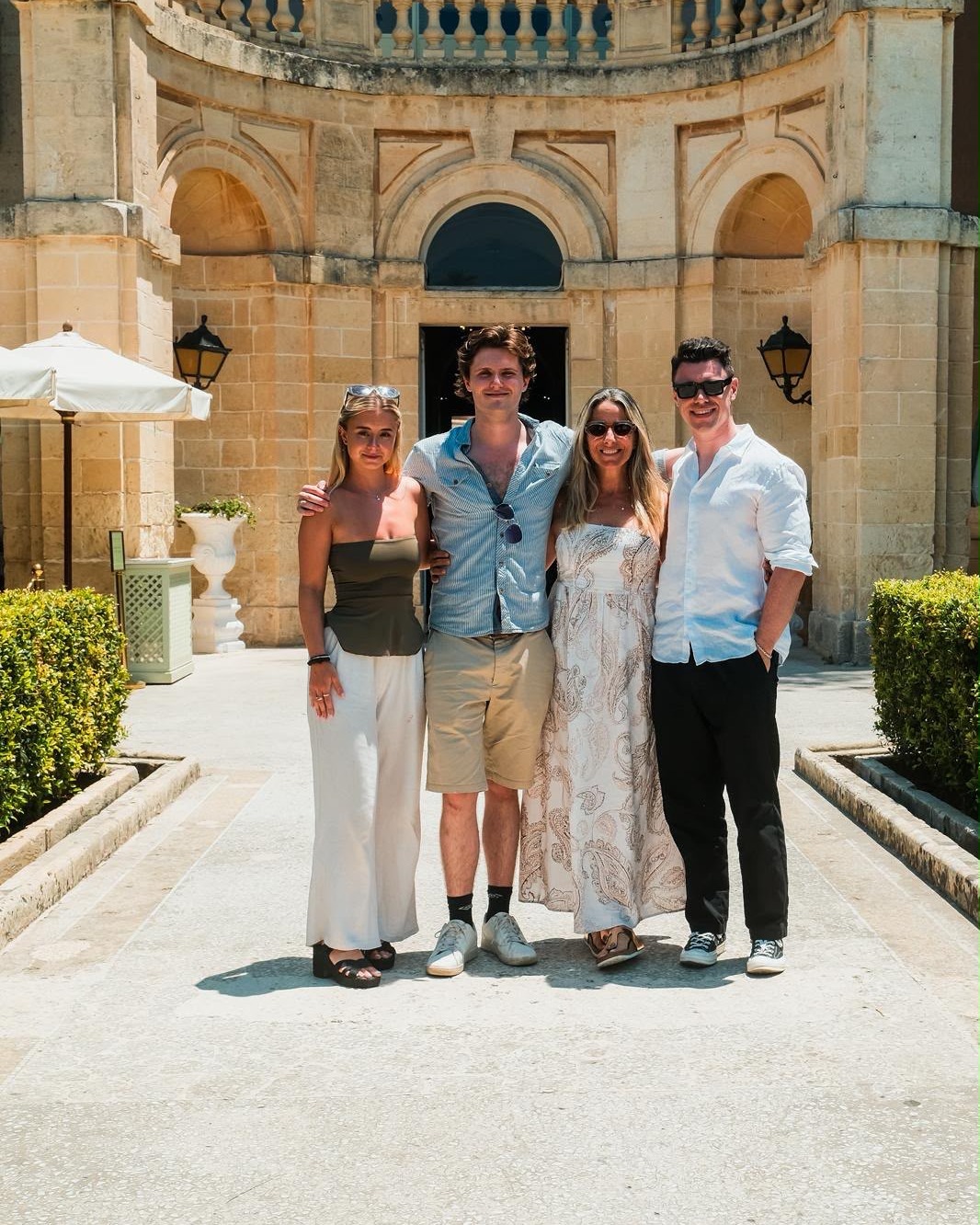 Baroness Justine was delighted to welcome Game of Thrones actors Eugene Simon and @kerry_ingram to the Palace recently. Eugene is a long-time family friend, and we like to think the Palace made a good impression. It usually does.