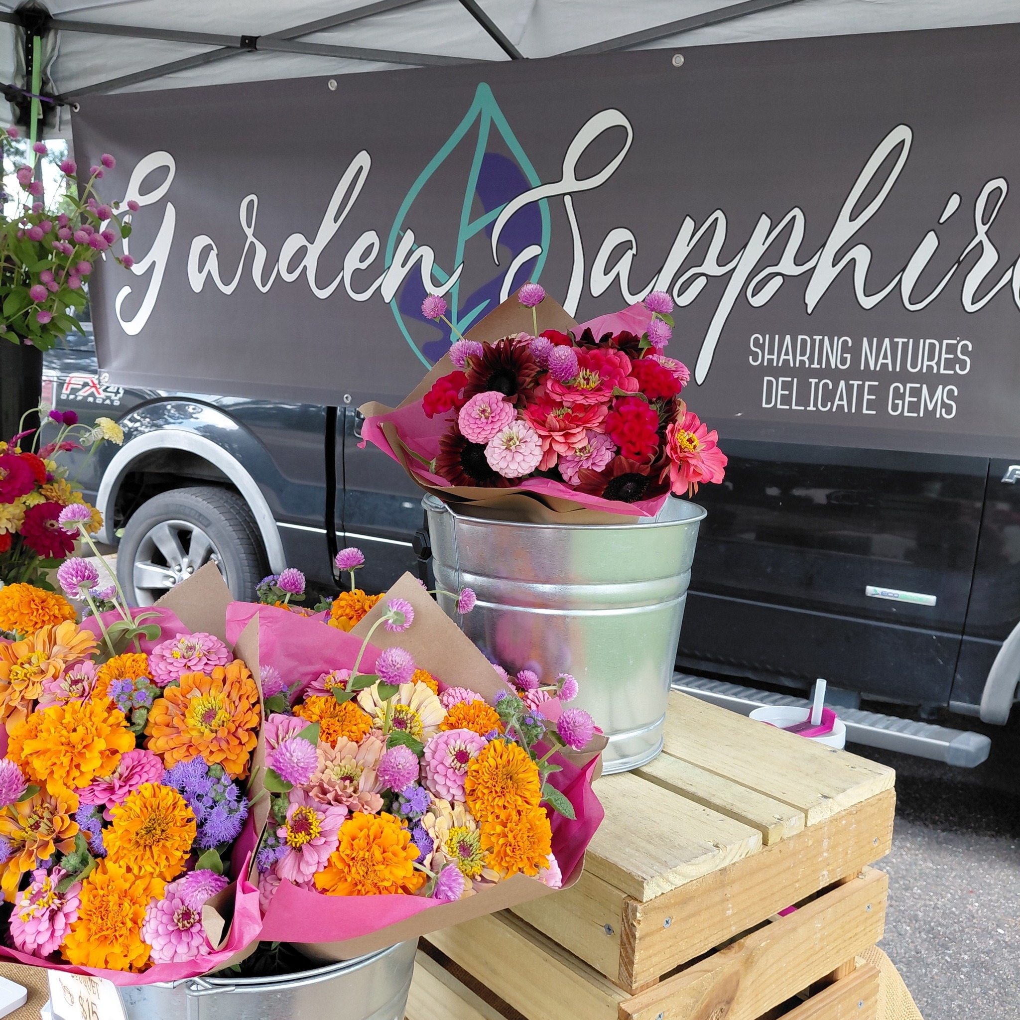 Garden Sapphire is Set-up and Ready with your weekend flowers!
Come by and see us Outside the Second Entrance to Sanctuary Cove (at Copper Lane) tonight until 7pm, or when we're out! Hopefully there is no frightening storms to scare us away early this week.
If you miss us tonight, we will be at Eggs Up Grill this Sunday 8-2pm.
@followers