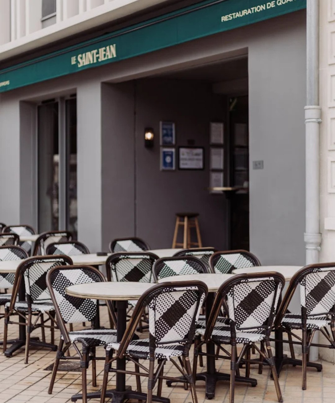 🍹 Il fait chaud ? On gère 👍
Cocktails, boissons fraîches, vins bien choisis…
👉 de quoi se rafraîchir à toute heure de la journée
À accompagner (ou non 😏) de nos plats de saison
📍 Mercure Bordeaux Centre Gare Atlantic
#PauseFraîcheur #Cocktail #BordeauxFood