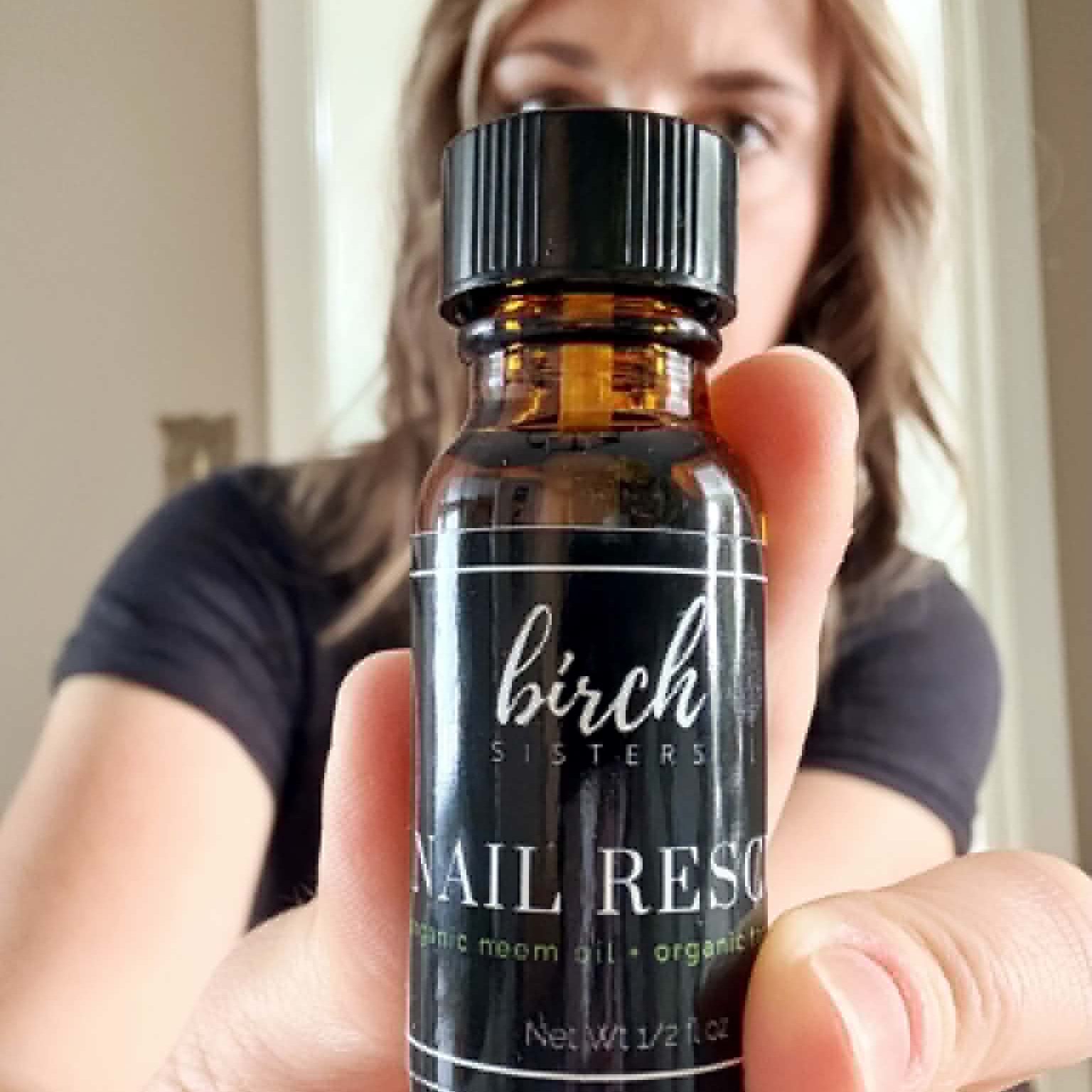 Clear, clean, healthy nails NATURALLY! Our best-selling Nail Rescue treatment targets nail fungus using all-natural, effective ingredients. My sister Patience & I formulated this natural nail oil using quality oils and essential oils that penetrate the nail to reach the root of the problem. You can learn more here! ➡ http://www.birchsisters.com/.../nail-rescue-nail-fungus...
#nailcare
#healthynails
#ToenailCare
#footcare
#NailHealth
#naturalnailcare
#HealthyFeet
#nontoxicliving
#holisticwellness
#NaturalHealing
#herbalremedies