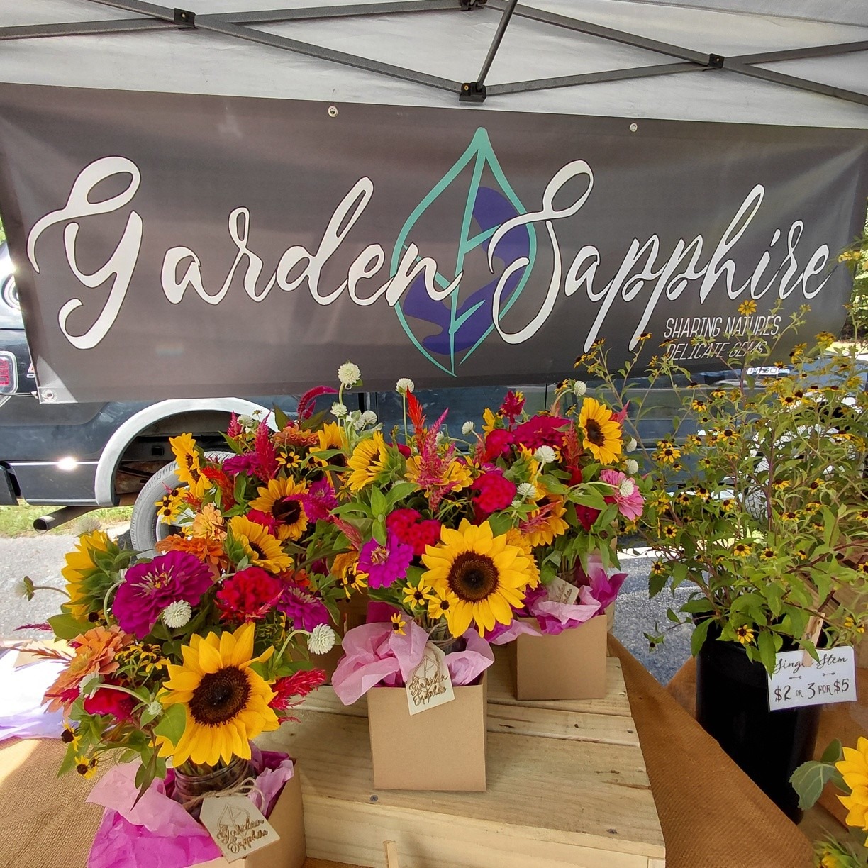 Garden Sapphire is set up at our Favorite Friday Flower Pop-up Spot!
Come see us at the Second Entrance to Sanctuary Cove at Copper Lane until 7pm tonight.
If you miss us, we will be outside Eggs Up Grill on Sunday from 8am-2pm.
See you soon!
@followers
@eug_charleston