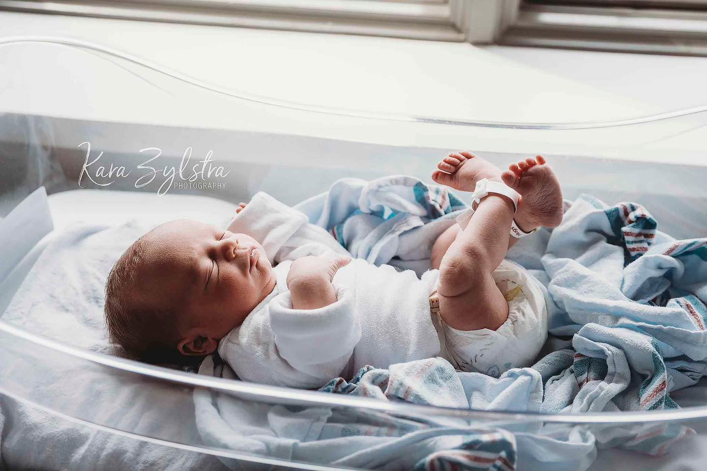 ✨ SALE! ✨
Fresh 48 sessions are 35% OFF when you book now through Monday! 🤍
And if you also book a newborn session — or already have a newborn session booked with me — your Fresh 48 session is 50% OFF! 😍
Those first 48 hours are so incredibly special, and I’d love to be there to capture them for you. 🥹
📩 PM me for details or to book!