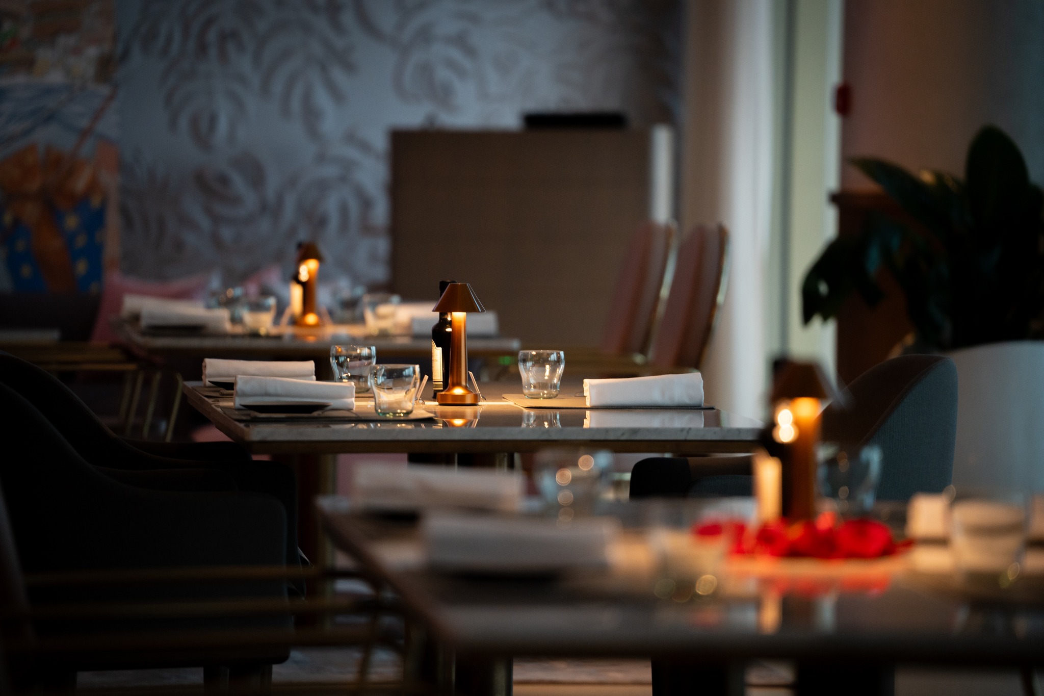Where every detail sets the mood...
#PierresDubai #GaultMillauUAE #michelinguidedxb #pierregagnaire