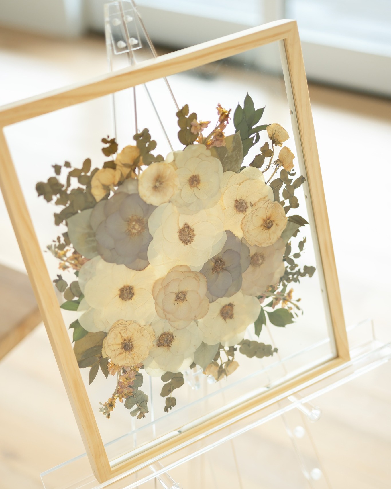 To every bride who is walking down the aisle: we'd love to help you keep a piece of your day. Your bouquet preservation starts here. 💐
#TexasPressedFlowers #floralpreservation #weddingbouquetpreservation #weddinginspo