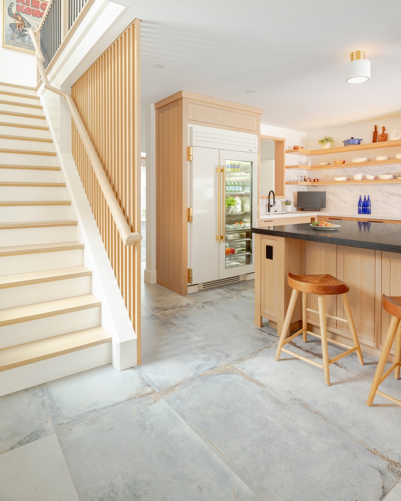 Every detail works together in this kitchen, from the integrated refrigeration and custom cabinetry to the slatted stair wall just beyond.
Photograph: @ryanmaheuphotography
Architect: @preston.design.inc
Interior Design: @nicole.hirsch.interiors
#CustomHome #LuxuryHome #LuxuryBuilder #CustomBuilder #CustomHomeBuilder #LuxuryConstruction #FineHomebuilding #CustomKitchen #LuxuryKitchen #KitchenDesign #CustomCabinetry #Millwork #WhiteOak #ArchitecturalDetails #InteriorArchitecture #Craftsmanship #HomeBuilding #NewEnglandHomes #MassachusettsBuilder #BostonBuilder