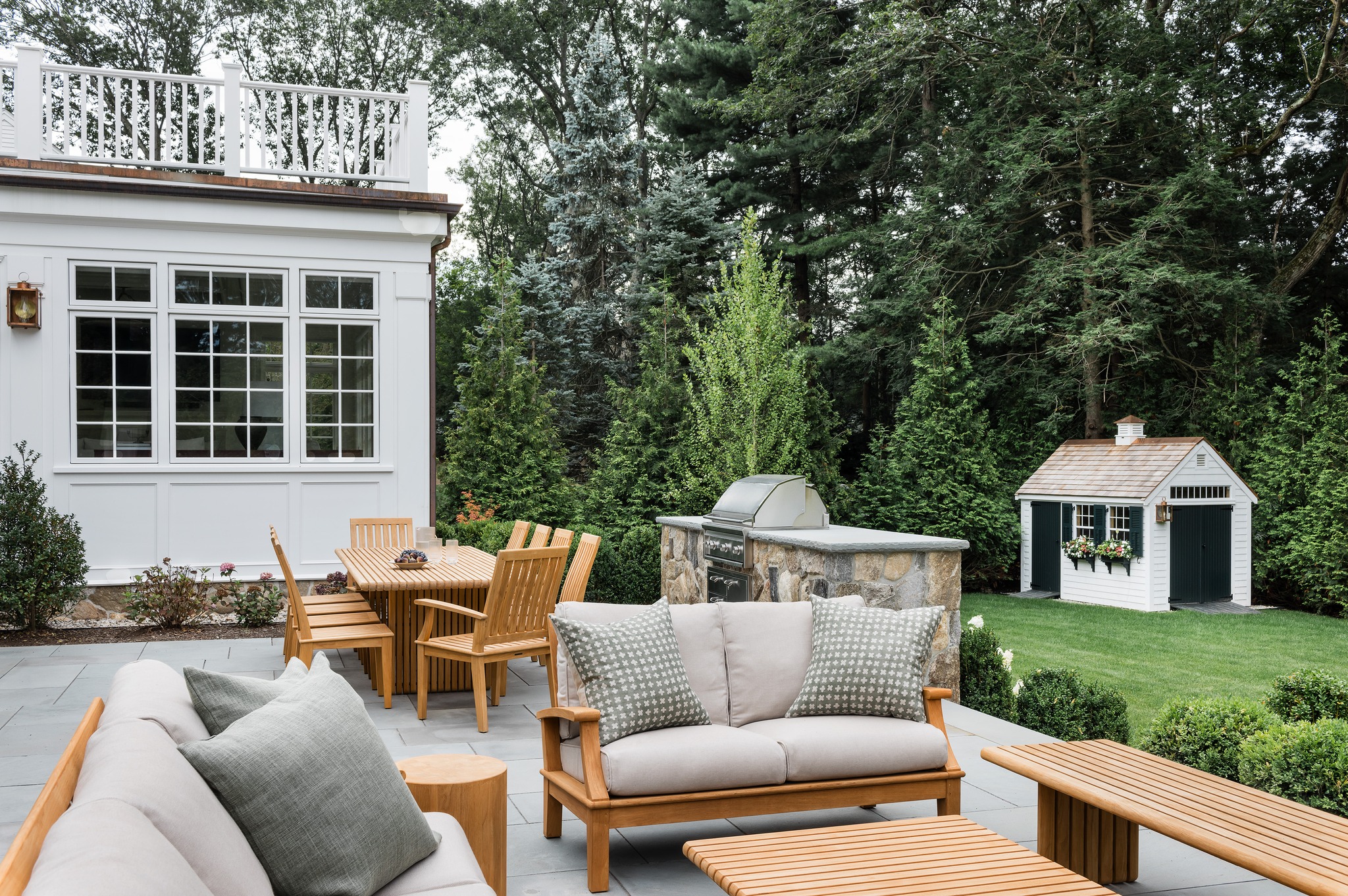 Firing up the grill for Labor Day weekend. Custom outdoor living makes entertaining easy.
Photography: @joyellewest
Interior Design: @barkoffcoppola.interiors
Architect: @patrickahearnarchitect
#LaborDayWeekend #LaborDayBBQ #OutdoorLiving #OutdoorKitchen #BackyardDesign #OutdoorEntertaining #LuxuryOutdoorLiving #CustomHome #CustomHomeBuilder #LuxuryHome #LuxuryHomes #HomeInspiration #NewEnglandHomes #MassachusettsHomes #FineHomebuilding