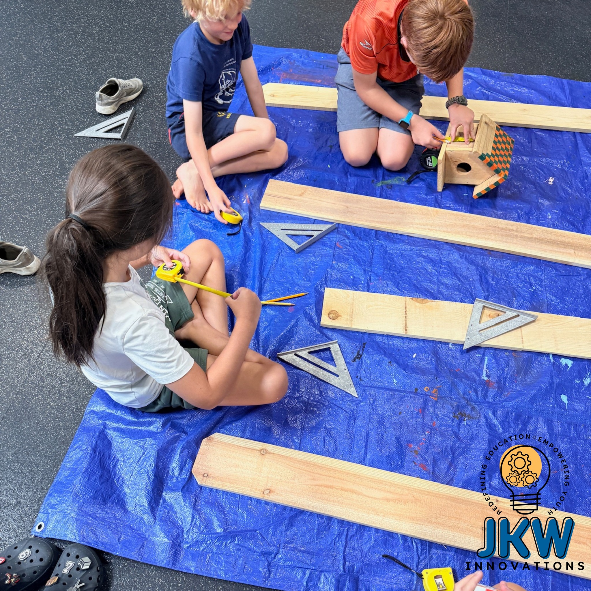 Before the building comes the measuring! 📏🪵
Our Wood Working students are getting hands-on with tape measures, squares, and lumber as they practice the careful preparation behind a project.
Reading a measurement and checking where a mark belongs gives everyday math a real purpose. It also takes patience—and a willingness to take another look!
Small details are a big part of learning to build. 💛
📅 Wood Working
Mondays at 2 PM | Grades 1st–5th
Does your student love making things? Message us about joining this Fall and explore our classes at jkwinnovationsllc.com.
#JKWInnovations #SanDiegoHomeschool #HomeschoolEnrichment #WoodworkingForKids #HandsOnLearning