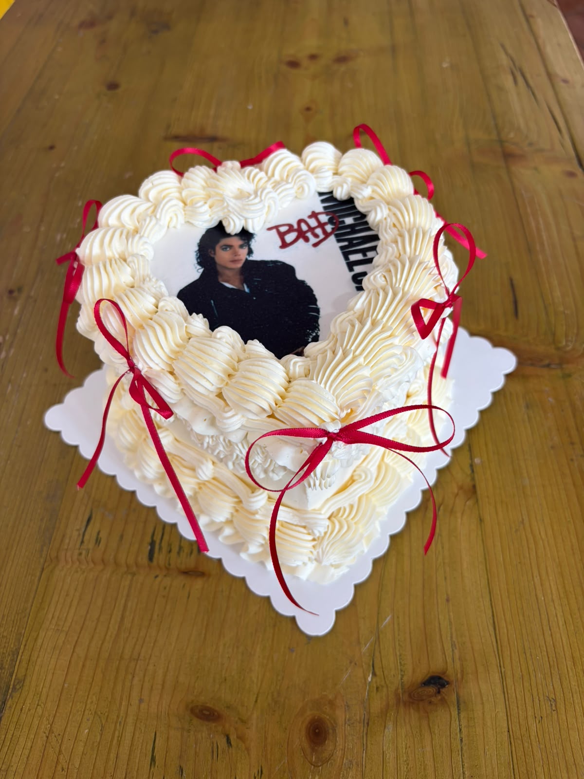 Got an idea for your perfect bespoke cake?
Get in touch to discuss your requirements and make your celebration extra special. No idea too crazy! 🤪
Click the link below for more ideas and information.
https://www.eatandmess.com/
#EatAndMess #DealKent #BespokeCakes #CustomCakes #CakeDesign #KentCakes #BirthdayCakes #CelebrationCakes #CakeLovers #DealBusiness