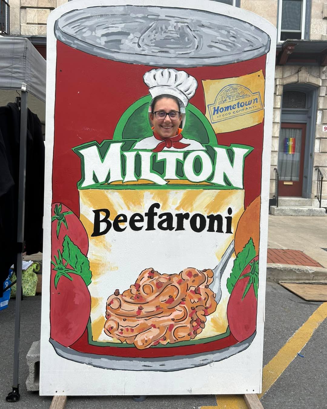 Look at that smile! Seems like everything is coming up roses at the festival today. Thank you Harvest Festival coordinators and volunteers for the work you do to bring this special event to Milton each year. Happy 50th Anniversary!
#visitmiltonpa #miltonharvestfestival #chefboyardee #miltoncommunitycentet