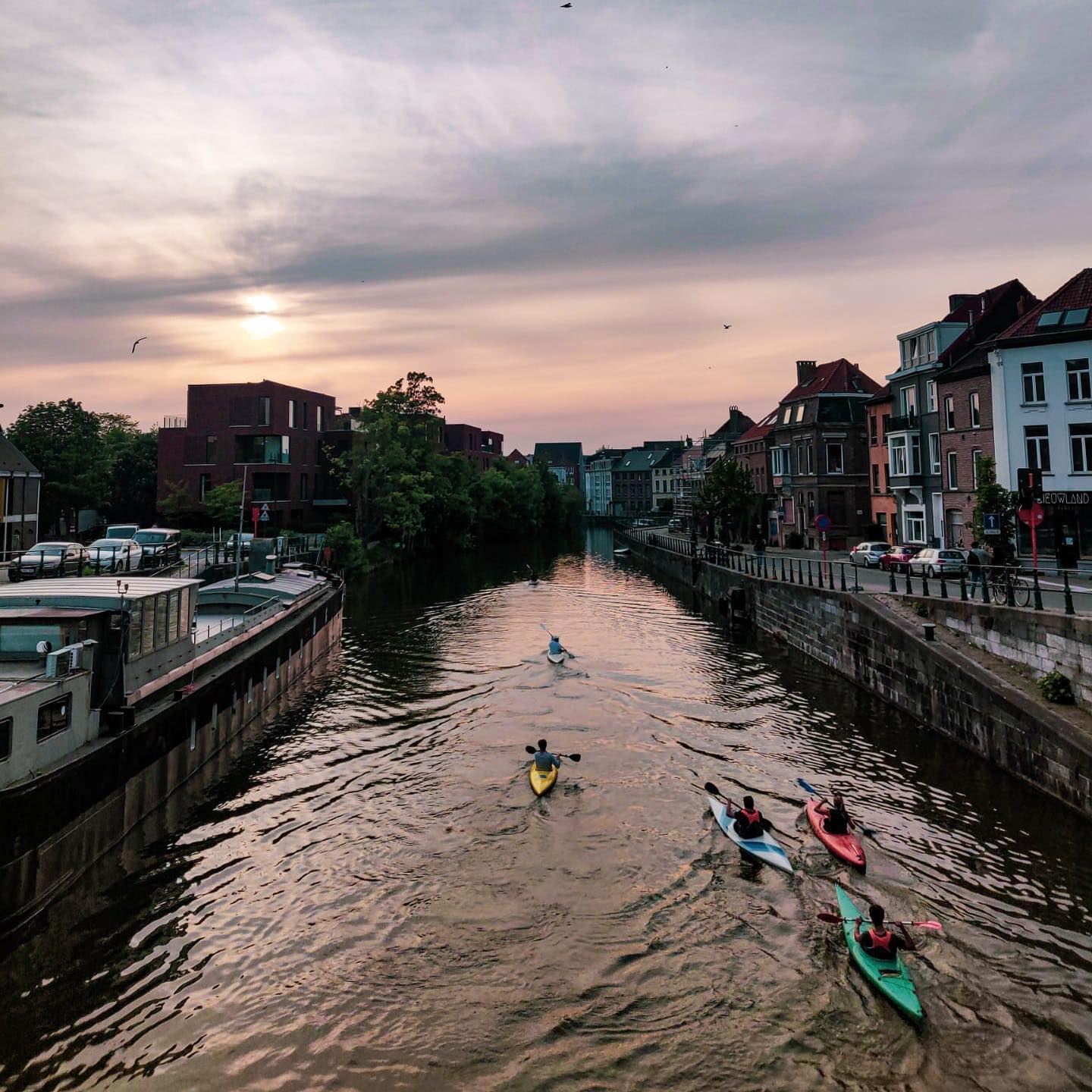 Ontdek ons mooie Gentje vanop het water! š£š¼āāļø
š£š¼āāļø
š£š¼āāļø #visitgent
#gent
#kajak
#kayak
#9000
#leie
šø @gaetandm