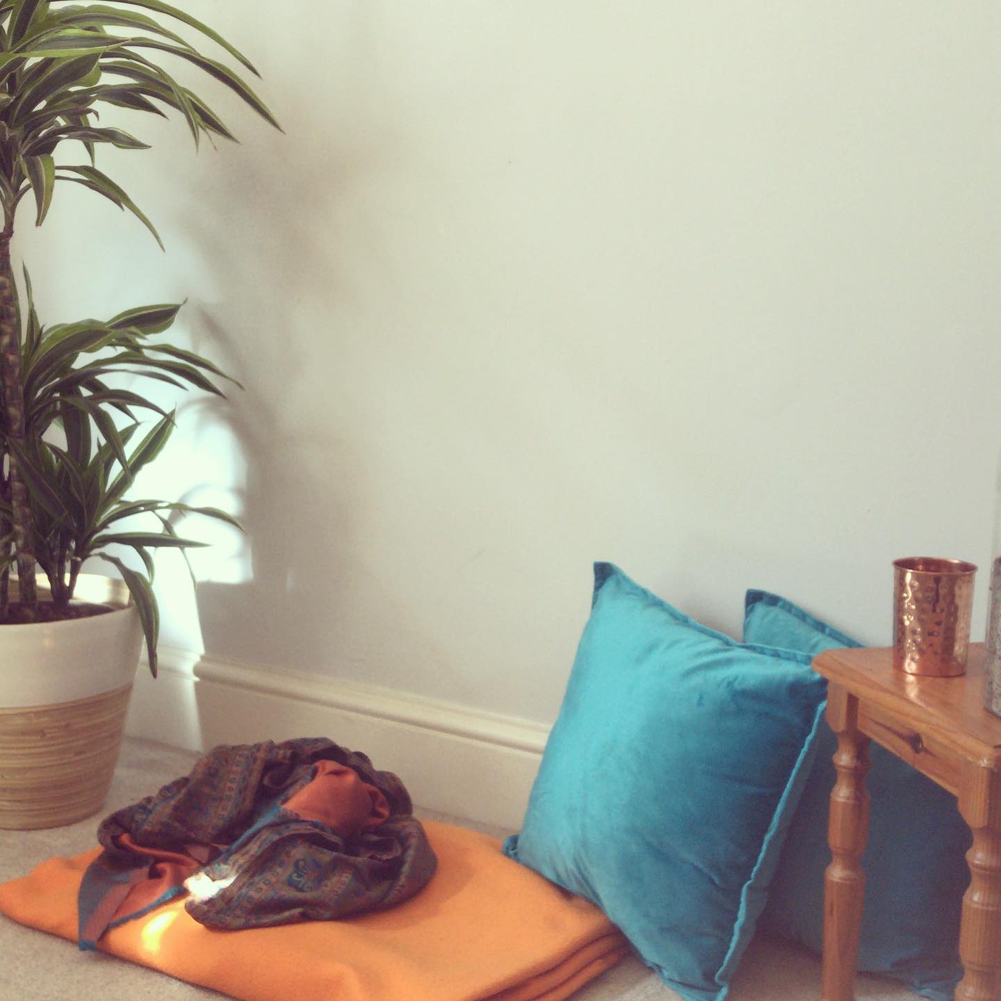 Thank you so much for joining the #art2behuman day 2020.
We’re still buzzing from the beautiful energy created together! 125 people made it! What a success! It was an honour being invited to your living rooms for a few hours.
@art2behuman is passionate about offering experiences for you to explore your true human nature through #connection #creativity and #choice
We hold a safe space for individuals and communities to exchange #wisdom and support each other
Thank you for remaining curious and open to explore whilst dancing, meditating, singing, bathing in sound and learning from ancient traditions about food and health.
Big THANK YOU to our facilitators:
@_tommorley_
Ivana Garcia
@soul.meditation
@thatgutfeeling_ @leowellbeingchef @elena_healthy_habits
@the.barefoot.woman
@bilay_w
@iamradhikav
@pillsofmoksha
for their time, wisdom and passion
Such an inspiring team!
Stay connected, more events to come soon! .. #drumming #learning #zoom #experiences #wisdom #meditation #sophrology #empowerment #voice #soundbath #mantra #balance #ancientwisdom #ayurveda #longevity #tcm