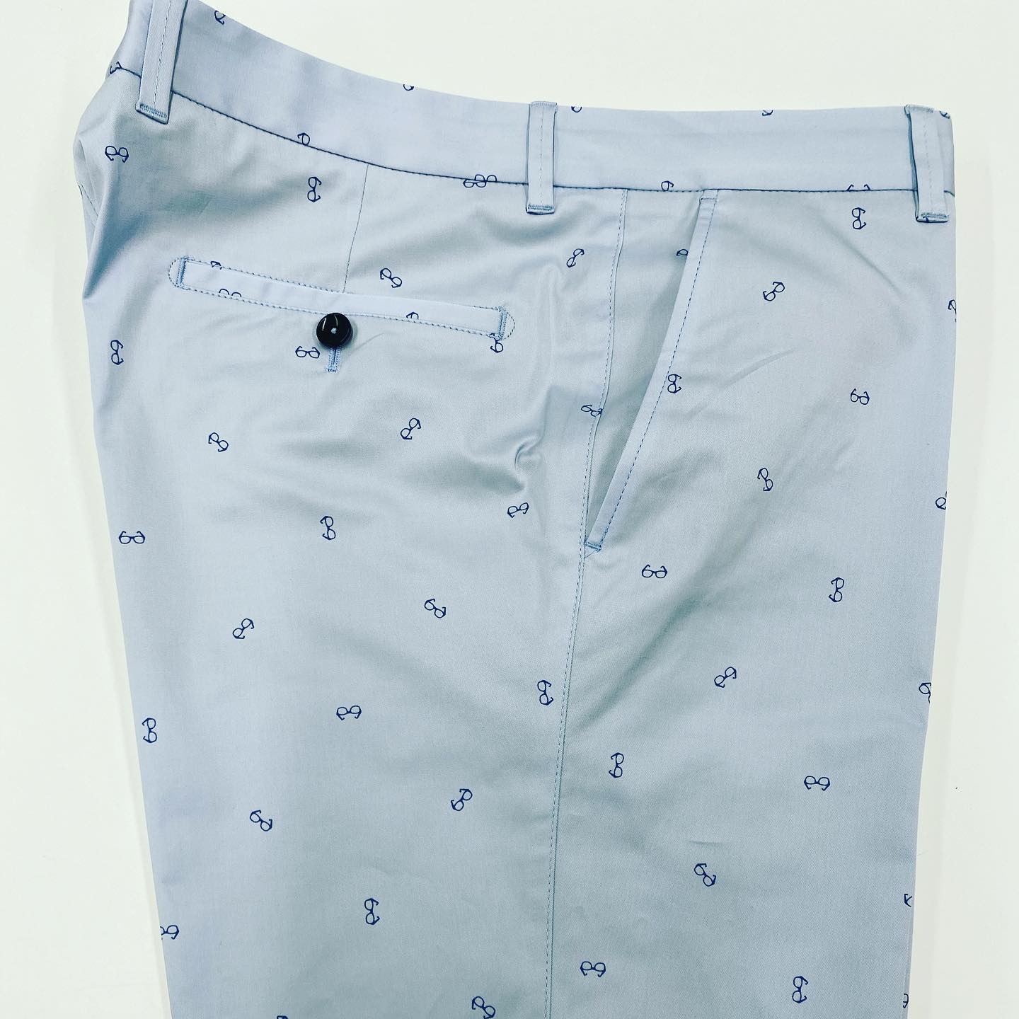 #glencheckandpaisley #bermudas #cotton #summerbreeze #weekendstyle #madetomeasure #stockerstrasse #zurich