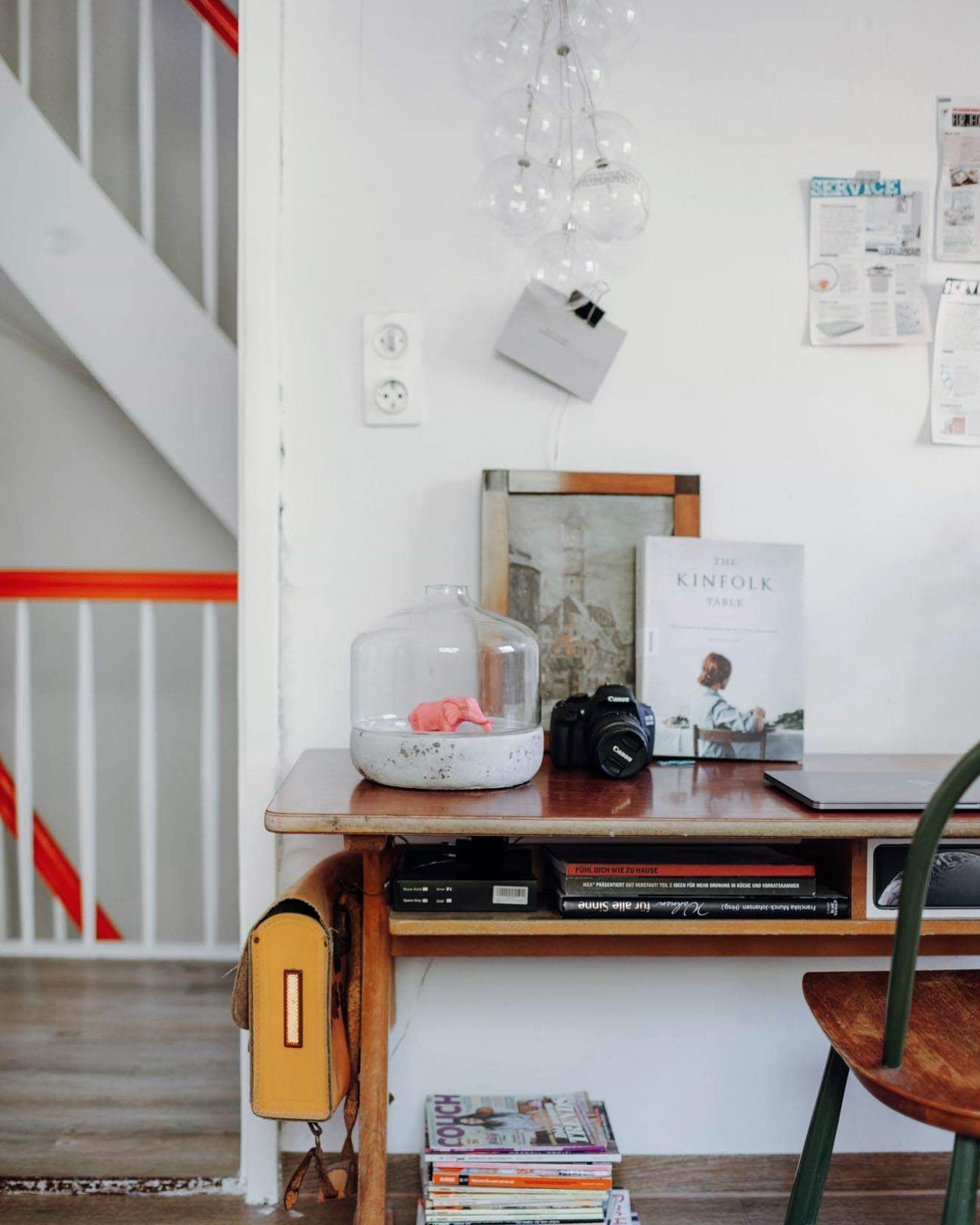 Um die Stuhlserie komplett zu machen😊
Homestory für @artischocke_ .
.
.
.
#homestory #loveyourhome #interiordesigntrends #interior #corporate #corporatephotography #piasimonphotography #architecturephotography
#design
#interiordesign
#ınstagood #livingroom #lovemyjob
#designoffice
#pinkelephant