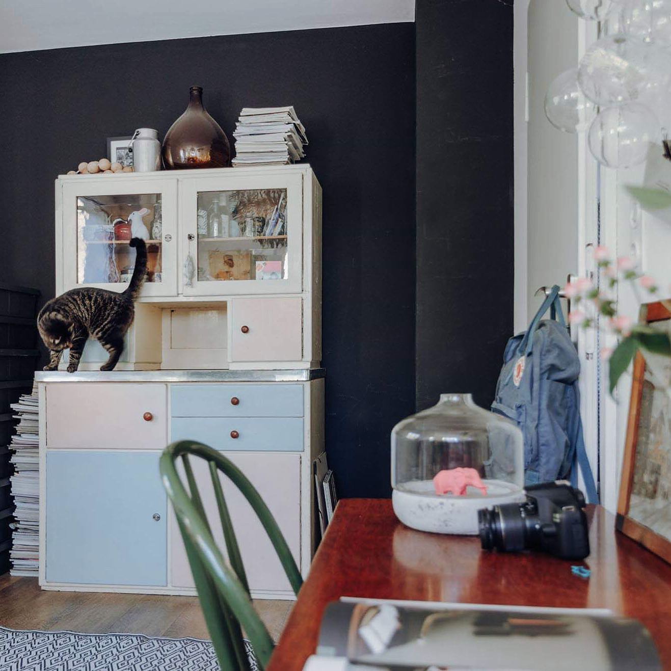 Homestory für @artischocke_
Mit Tom, Shootingstar😍
.
.
.
.
#homestory #loveyourhome #interiordesigntrends #interior #corporate #corporatephotography #piasimonphotography #architecturephotography #design #interiordesign #instagood #livingroom #lovemyjob
#shootingwithcat
#catlife