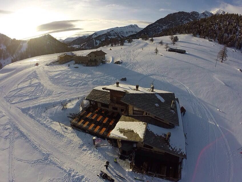 Different point of view!! #ChaletMonsoleil #Mountain #Sunset #Snow #PointOfView #Chalet #Winter
#Claviere
#Vialattea
#Vialatteasciaresenzaconfini
@turismotorino
