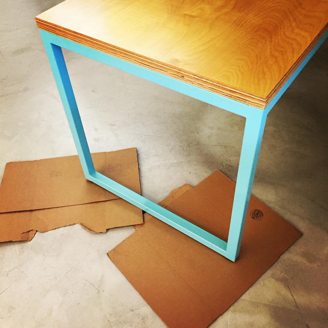 Like I always say... "Interior designer is just a fancy name for mover!" #austininteriordesign #interiordesign #workingontheweekend #poolisgonnafeelgood #acbroken #itshumid #projectjoyinabox #startuplife #cliftoncraftwork #custom