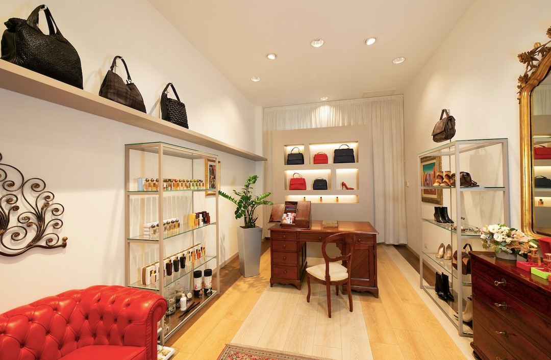 Può un imprenditore con un'attività in ambito luxury resistere al lockdown? La risposta è sì, puntando sulla vendita online. Vi racconto di @danielegiovanimilano nel mio blog. Link in bio! #laspandata #ecommerce #milanocity #igersmilano #italia #milanodavedere #igersitalia #milanotoday #ig_milano #instamilano #instagood #travel #volgomilano #lombardia #duomo #ig_italia #art #love #city #loves_milano #igerslombardia #milano_in #milanodaclick #ig_milan