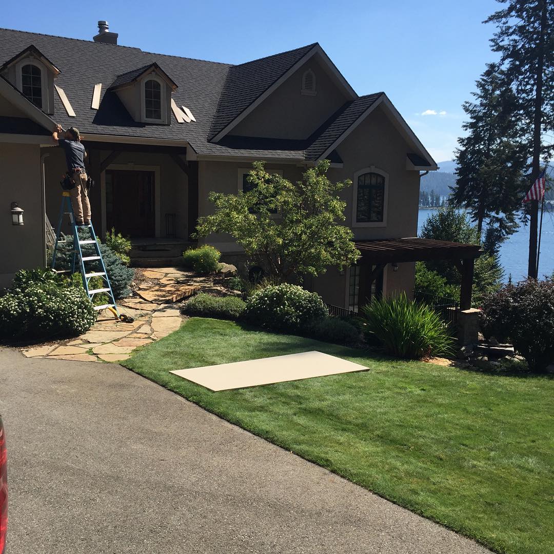 New soffit and fascia going on this amazing home on lake Coeur d'Alene.#scrbuilders #makinghomesbeautiful