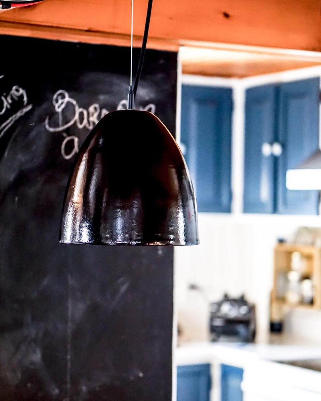 Bientôt dispo chez La forge à Pique- Assaut à l’Ile d’Orléan.
#luminaire#faitauquebec #faitàlamain #decomaison #decoromagazine #poterie #achatlocalqc #ceramics #céramique