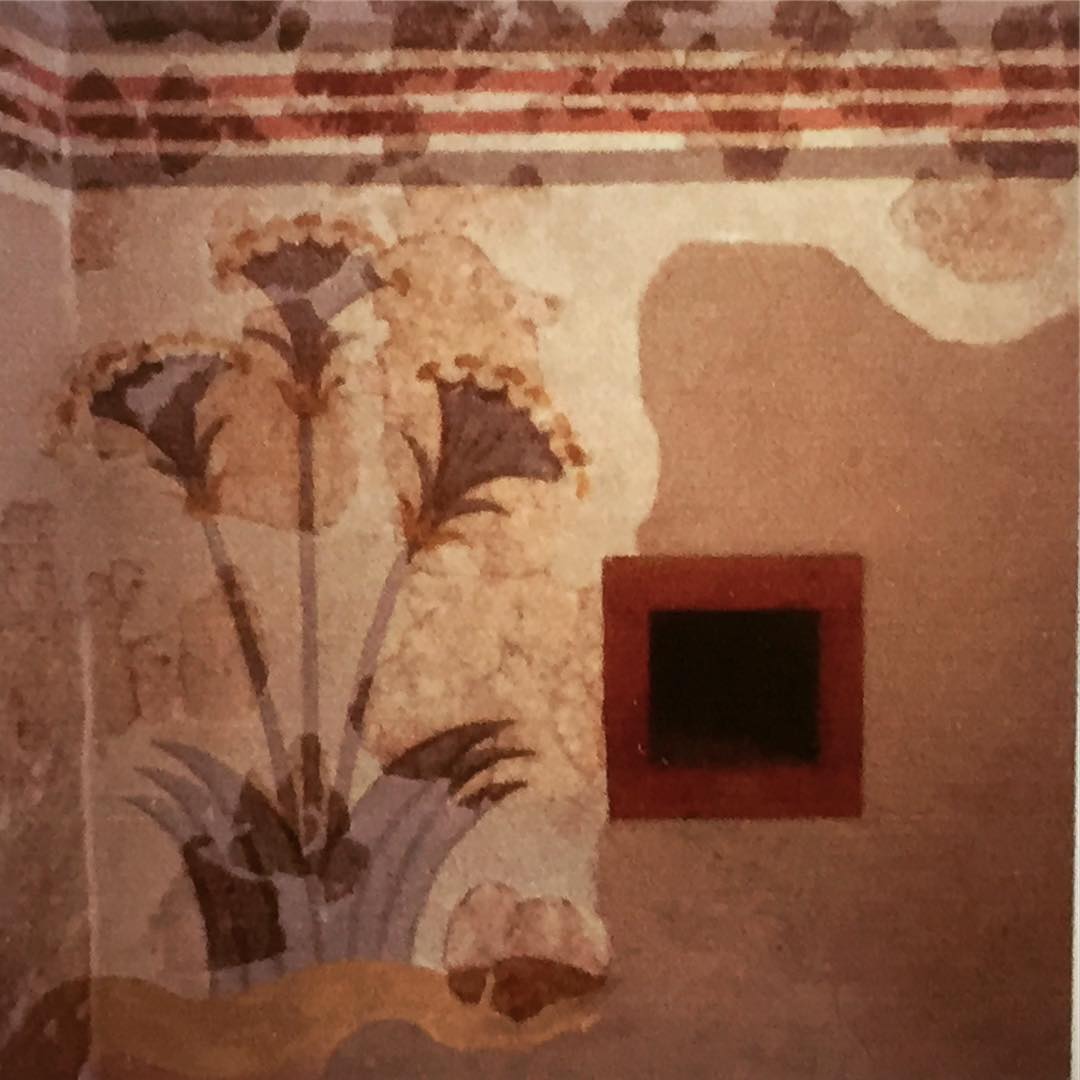 Ancient wall decor #theoriginalinteriordesign #inspiration #interiordesign #ancientgreece #santorini #austininteriordesign #austindesigner #designeradventures