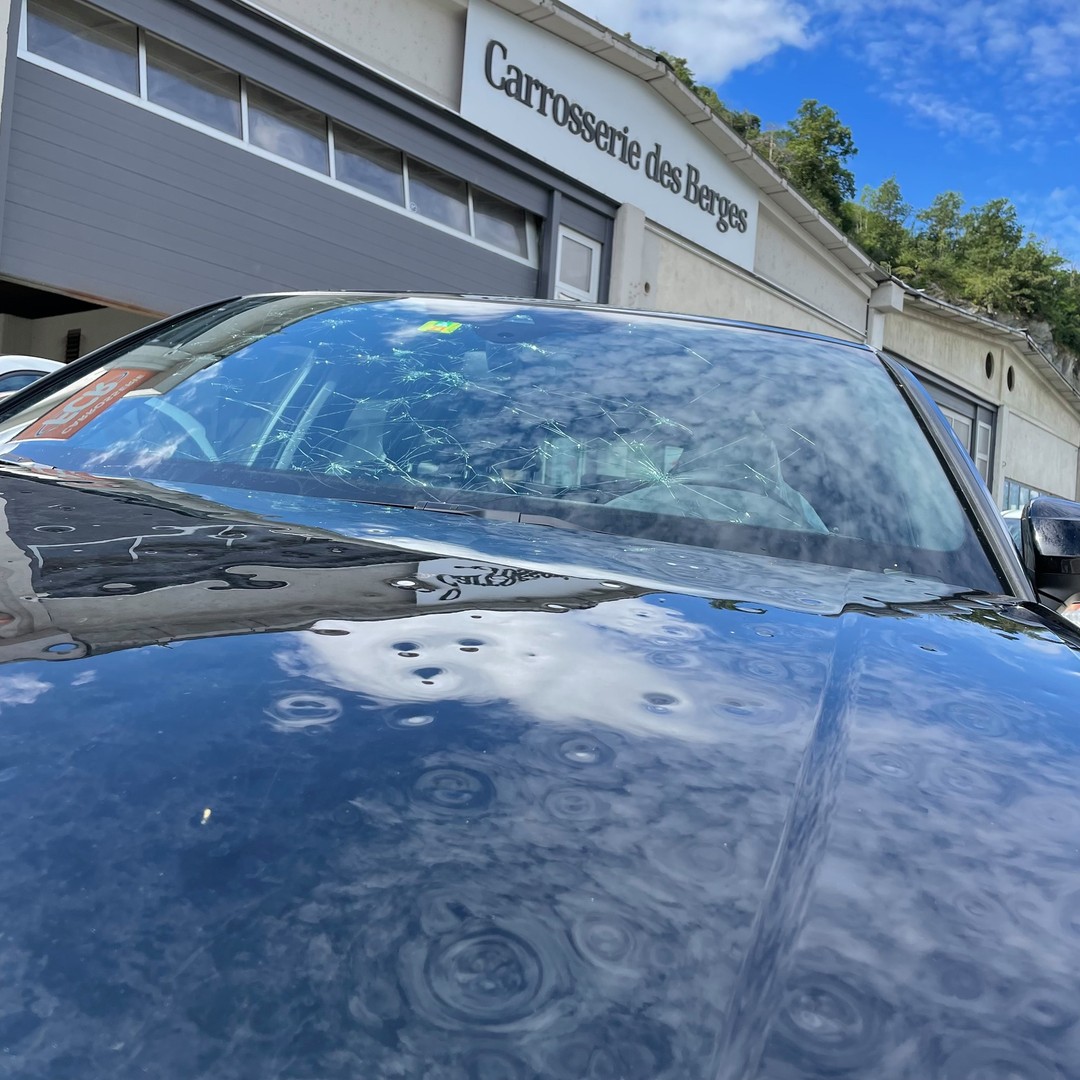 J'ai pris trop de glace ... j'ai perdu la ligne 😅
Pas de stress, à la Carrosserie des Berges, votre voiture comme à l'origine en un clin d'oeil 😉
#BergesSion #clearcarrep #carrosseriesuisse #smartrepair #debosselagesanspeinture #ecologique #grêle