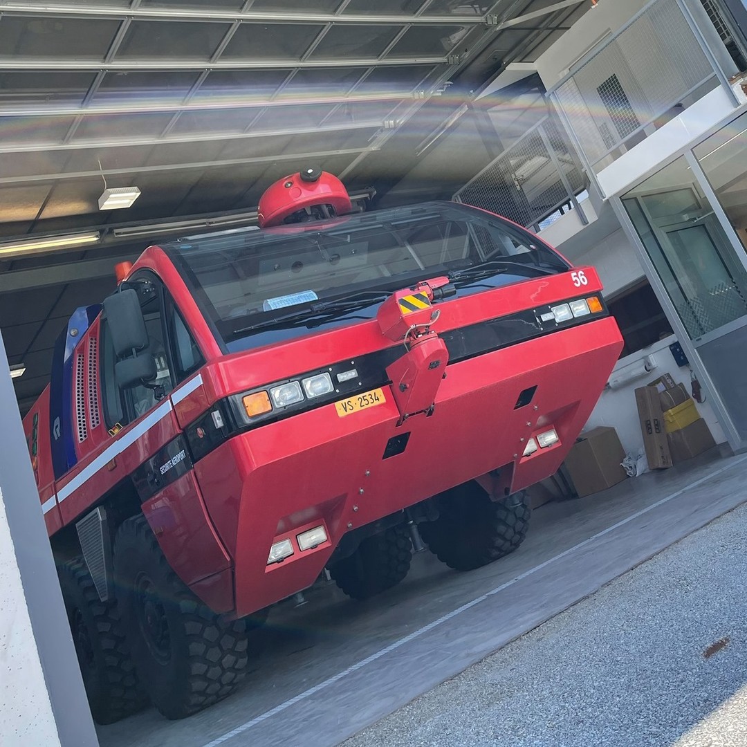 Nous réparons même les petits bobos des grands costaux 🦸♂️
La Carrosserie des Berges, à votre service depuis 1982 😉
#BergesSion #Sion #valais #rosenbauer #ServiceduFeu #aeroportdesion #carrosseriesuisse #rosenbauerpanther