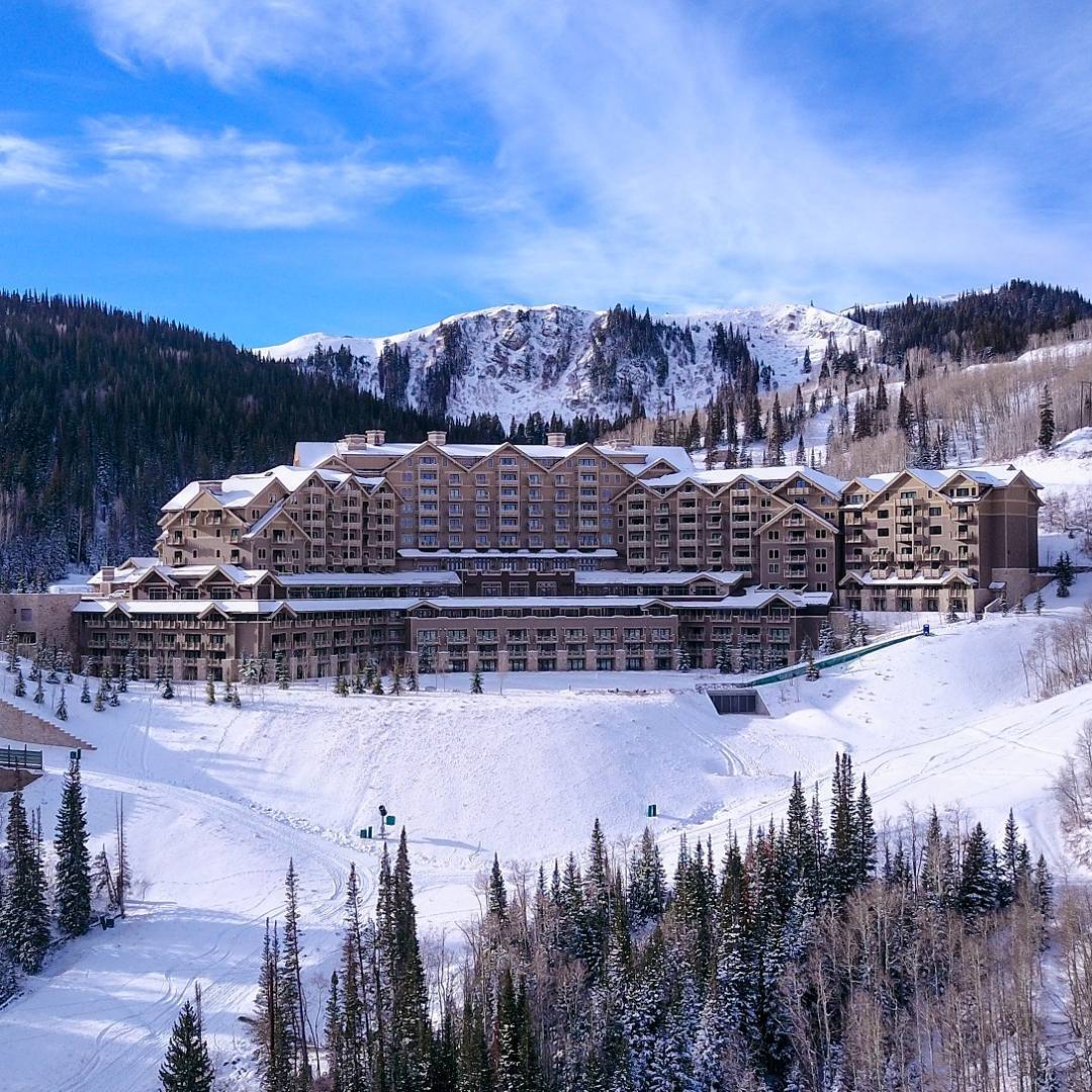 Who's going skiing on Thanksgiving?!
.
.
.
.
.
#parkcity #skiparkcity #parkcityutah #bestsnowonearth #deervalley #canyons #montagedeervalley #parkcitymountainresort #parkcitytransportation #parkcityaerial #skiutah #snowbird #skialta #skisolitude #brightonresort