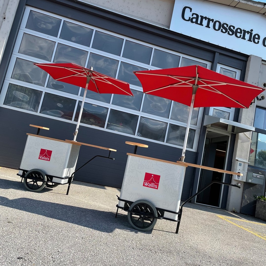 😎 Savoir-faire & compétences made in #valais 😎
Merci à @atypic.swiss de nous avoir confié la construction de ces deux remorques développées pour @valaiswallis
Une réalisation de notre département serrurerie avec l'aide d' @astorifreres, de l'Atelier de Chandoline et de @publimages 👊
#valaiswallis #valaisgravedansmoncoeur #wallis #BergesSion #sion #sionmaville #handmadewithlove #glatzswiss
