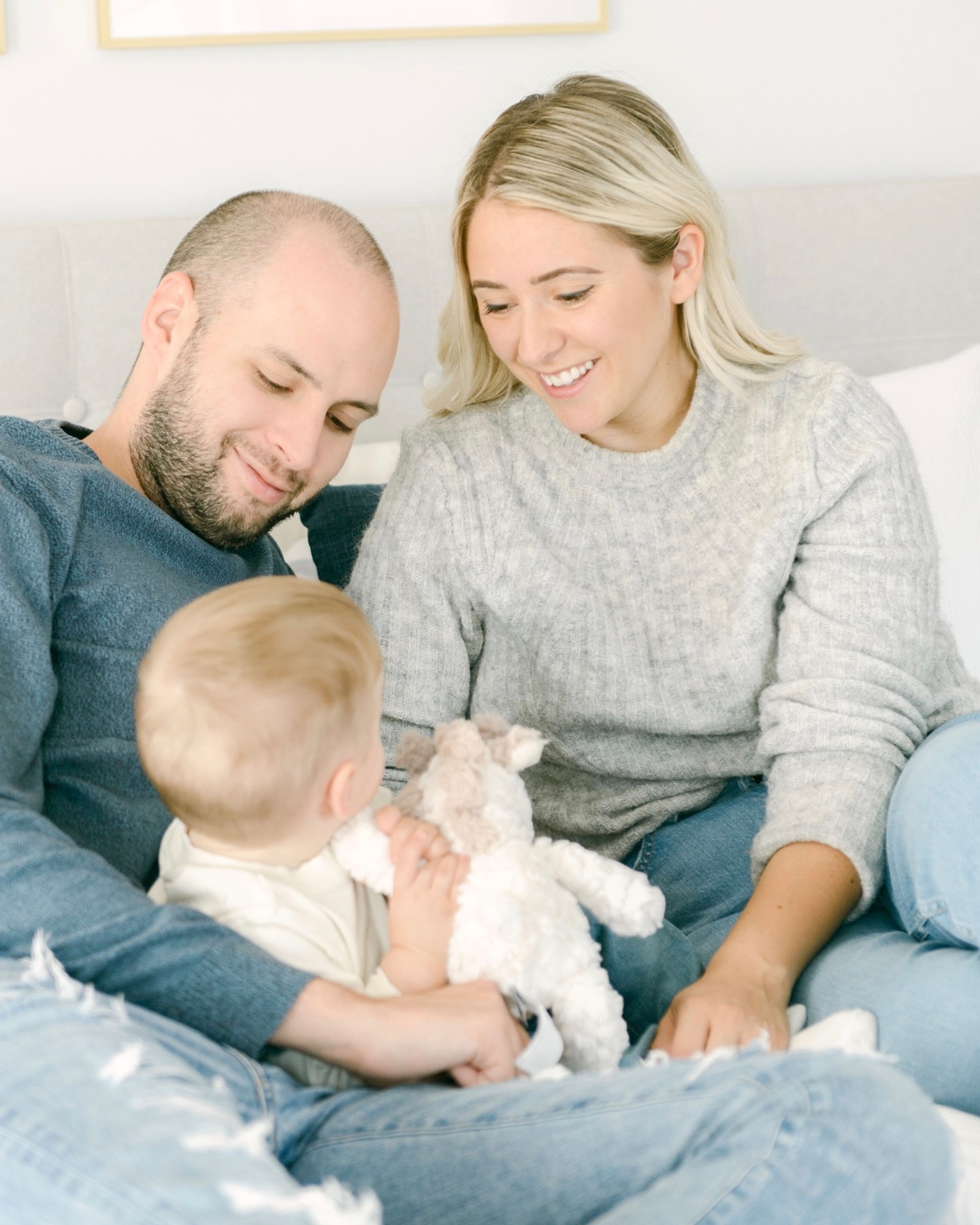 When you just can’t stop staring at your little peanut 🤍
My dear friends made the executive decision to keep their son’s digital footprint down from the start - a totally respectable “yaassss parents, do what’s right for your family!!” moment, and also a tragedy that y’all won’t get to experience the MAGIC that is this child’s facial expressions!! He is the biggest ham there is (takes after his parents, lemme tell yah). It was so sweet when I realized Alicia was concerned with my getting shots that I could post online - right after our session, she very excitedly asked “did you get enough photos of the back of his head??” 😆 So here’s that beautiful head with his mummy, dada, and favourite stuffed animal his favourite aunt bought for him that is clearly a giraffe and not a cow, okay??!? 😏😂
.
.
.
.
.
.
#familyphotography #familysession #newbornphotography #maternityphotography #torontomoms #gtamoms #torontofamilyphotography #torontofamilyphotographer #torontonewbornphotographer #torontomaternityphotographer #torontoportraitphotographer #torontoeventphotographer #torontophotographer #gtaphotographer #ontariophotographer #portrait #themotherhoodanthology #familyinspo #refinedpresets #refinedco #lightroompresets #naturallight #naturallightphotography #lightandairy #megmateraphotos