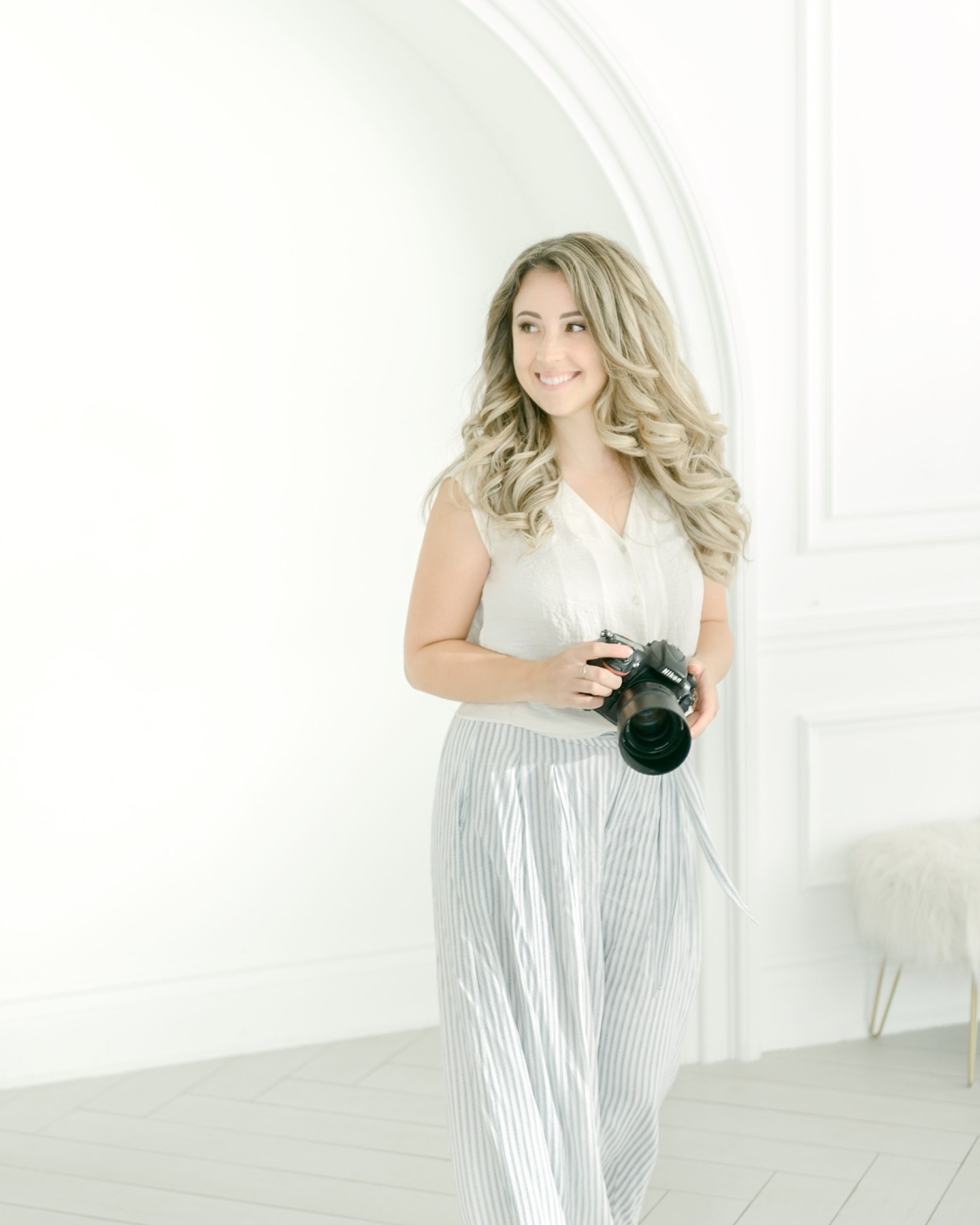 Yes! It is a rare professional photo of the photographer herself! Hello all you lovely folks - I’m seeing a lot of new faces following my journey lately, so I put on my favourite pants and came out to say “welcome”!! Here are some fun facts about moi:
1. I’m a synesthete! I see and associate colours with everything: music, food, places, numbers, concepts, even people - the better I know you, the more specific your colours are.
2. My 13 yr old puppy’s name is Finnegan - he likes to sing along with me or the telephone ringer, sleep with his puppy feet in my face, and wave at my friends and any of my clients that he gets to meet.
3. I teach part time at Humber College, in the photography program that I graduated from myself! It’s been a very cool and totally unexpected experience, to say the least!!
It’s been a wild ride these past 10 years (yikes!), especially with this last year and a half being what it’s been. If I’ve learned anything from that mandatory lull in my career, it’s just how much I thrive with and appreciate all of you. I always knew it, but being away from your smiles and your stories and your beautiful milestones was especially hard. Fingers crossed we never have to do that again, because my job wouldn’t be the thrill that it is without all of you to share it with! Thank you thank you thank you!! 🤍🤍
p.s. wide-leg pants foreverrrrrr.
.
.
.
.
.
Studio: @mintroomstudios
Portrait assist by the lovely Laura Wood @justloveandlemons
.
#professionalphotographer #freelancephotographer #boss #empoweringwomen #portraitphotography #maternityphotography #familyphotography #newbornphotography #weddingphotography #eventphotography #corporatephotography #businessportraits #torontomaternityphotographer #torontonewbornphotographer #torontofamilyphotographer
#torontoweddingphotographer
#torontophotographer #gtaphotographer #ontariophotographer #torontoportraitphotographer #torontoeventphotographer #nikoncanada #nikonD800
#refinedpresets #refinedco #lightroompresets #naturallight #naturallightphotography #lightandairy #megmateraphotos