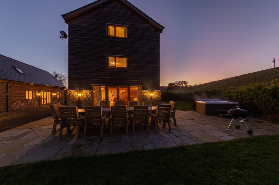 How pretty does The Stables and Annexe look in the twilight hours?
📸 Adam Richard Jones
#twilight #twilightphotography #twilighthour