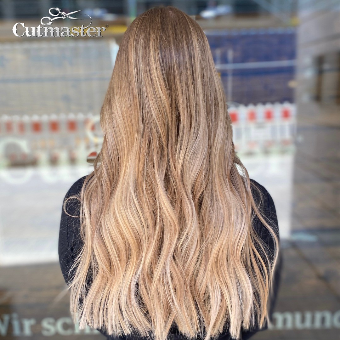 👉👉👉
Blond ist Deine Vorstellung, aber in welche Richtung bei so vielen Nuancen? Lass Dich kostenlos beraten und wir finden gemeinsam heraus, was Dir gefallen könnte und welche Nuance zu Dir passt 😍
#wirschneidendortmund
#hair #newhair #balayage #haircolor
#friseurdortmund #cutmasterdortmund
#hairdresser #dortmund #phönixsee
#blondhair #wow #blondgirl #hairstyles
#beauty #dortmundermädchen #friseur
#hairtutorial #glynt #haircare #longhair
#cutmaster_friseur_dortmund #binbalddran