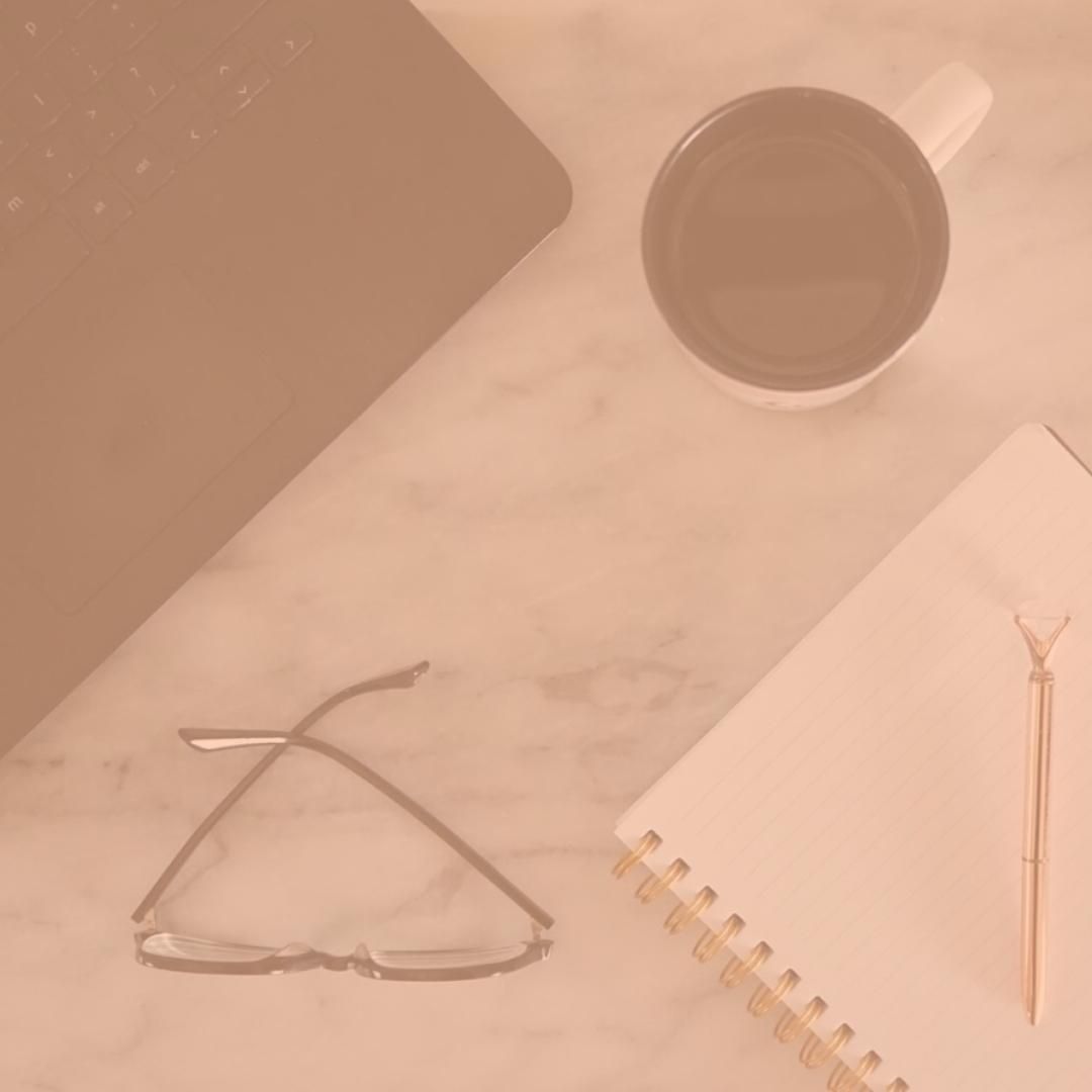 Happy Monday! Wishing you a week filled with wins!
📸 : @creatives.branded
#Mondaymotivation
#branding
#brandstylist
#design
#graphicdesign
#logo
#website
#webdesign
#aestheticarchetict
#blackcreatives
#creative
#creativesbranded
#creativepreneur
#blackownedbusiness
#boss
#girlboss
#womeninbusiness
#womanpreneur
#cryseb