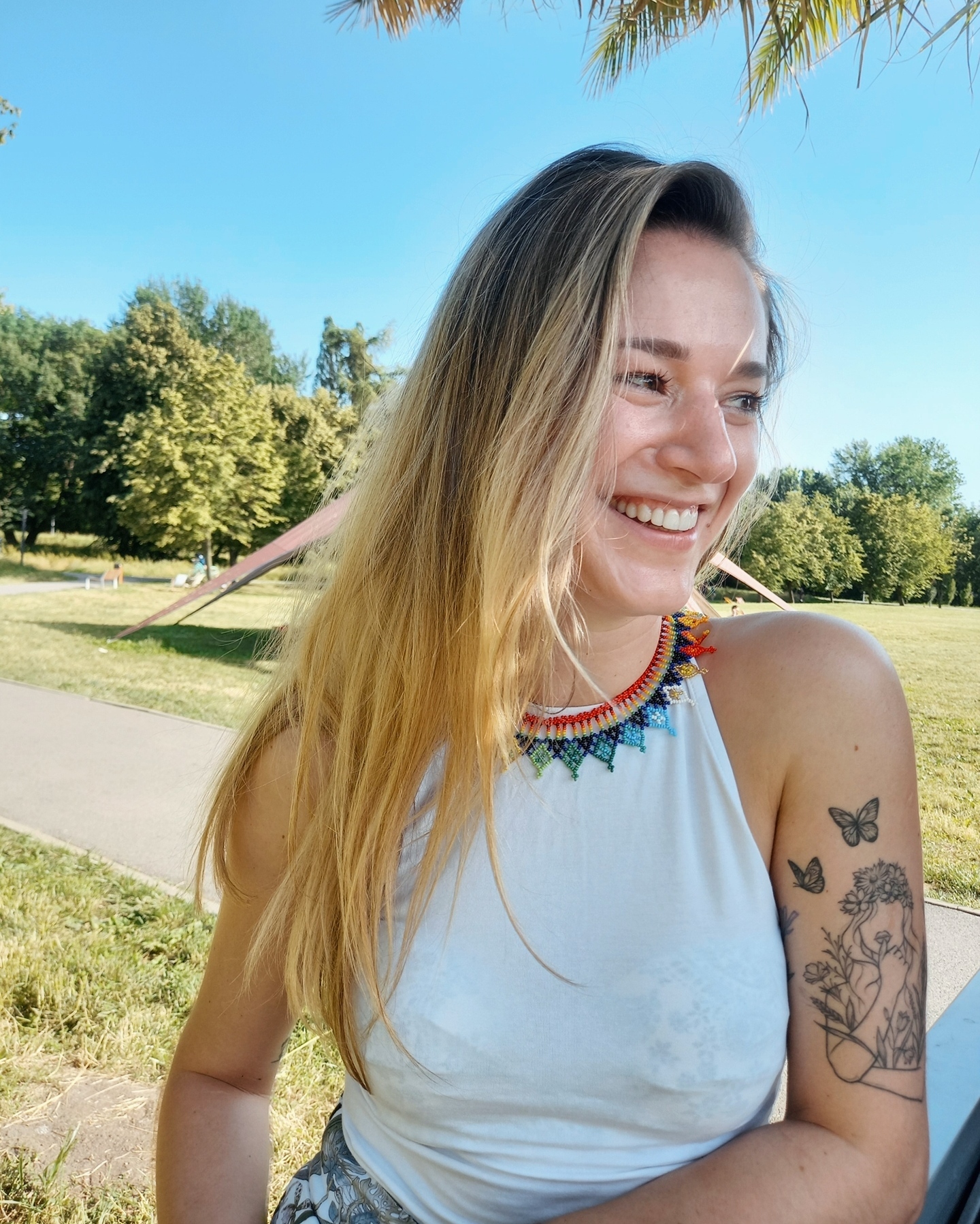 Arcoíris necklace 🌈
💋You can combine it with blouses or dresses with high and low neck🦜🦋
If there are prints🐆 on the blouse, the ideal is that they don't steal the attention to the necklace🤗😘
After that #bloomwithcolors this summer🌼🌞🌝🌝⛱
.
.
#aachiote #Colombia #summer #outfitsforsummer #indigenous #beach