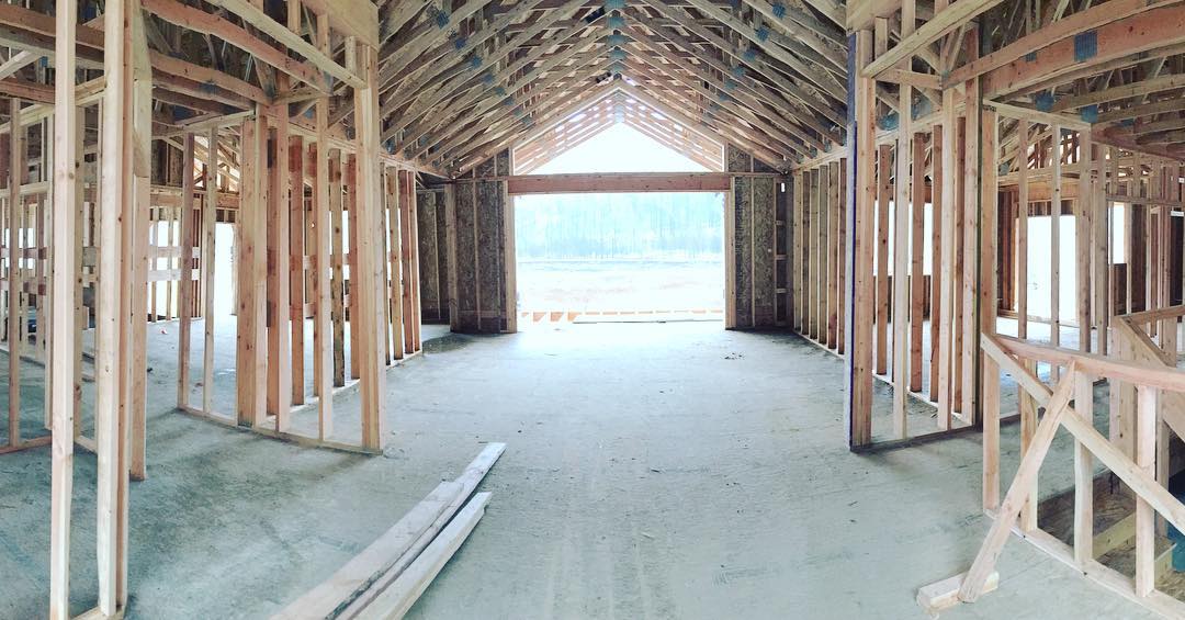 Great feeling for the customer when the project starts to look like a house! .
.
.
#framing #kriscoconstruction #gettingthere #homebuilder #homebuilding #newhome #newhomebuild #idahocontractor #wacontractor #builder #buildinghomes #construction #newbuild #northidahocontractors