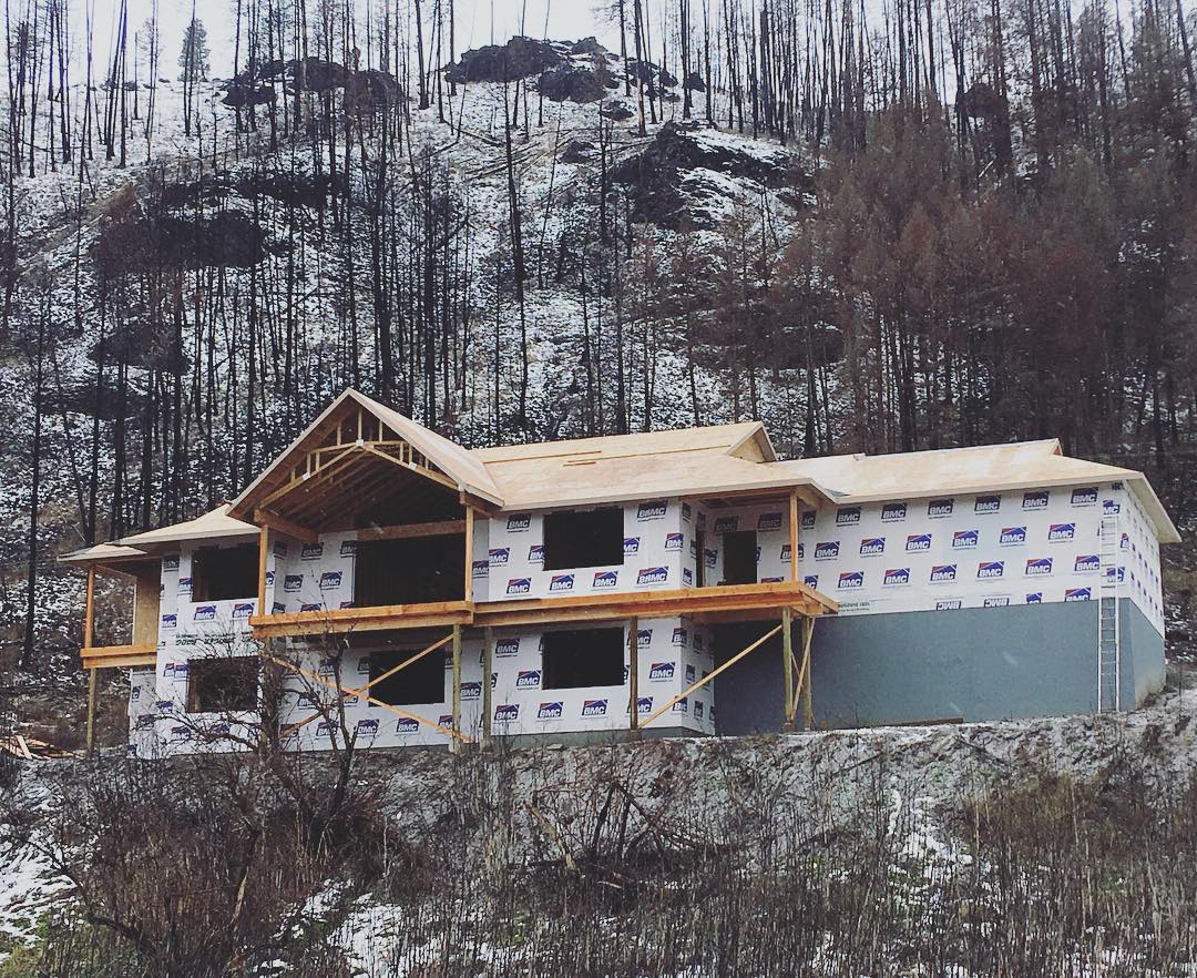 #newbuild #idahobuilder #wabuilders #snowingstill #construction #contractor #kriscoconstruction #building