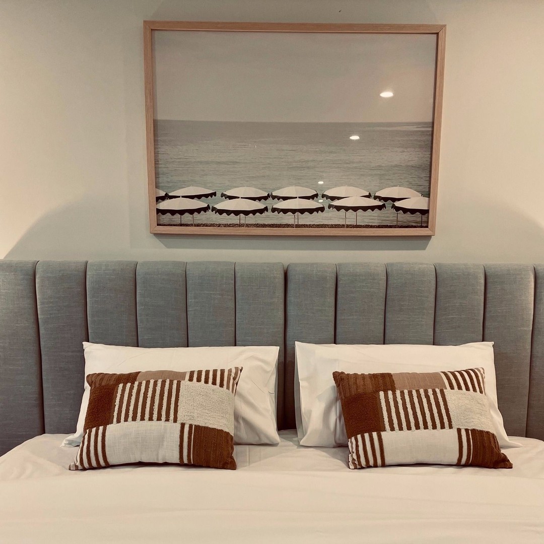 Our goal was to create a warm and inviting feel to a small space through a modern scandi look. Using earthy colours and textures, this small space with white walls and grey tiles was converted to a warm and soft living space.Get in touch to discover how I can help you achieve your interior design goals. #ditaylorinteriors #interiordesign #homedecor #interiordesigner #decoration #interiorstyling #homesweethome #inspiration #interiordecorating #sydneyinteriordesigner