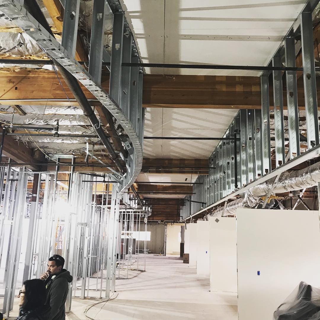 When your curved glass wall first inscribes its presence on the ceiling. Love those early signposts on the #jobsite #architecture #sanderarchitects